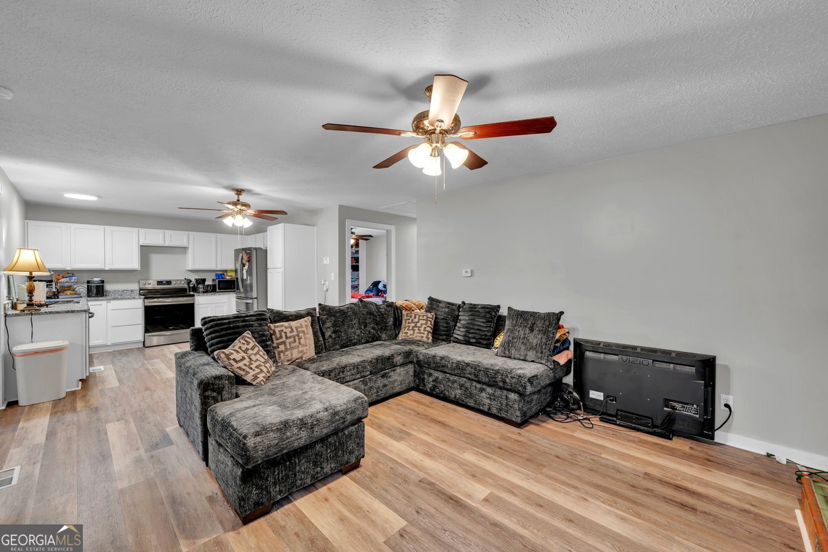 418 Flintside Drive Property Photo 11