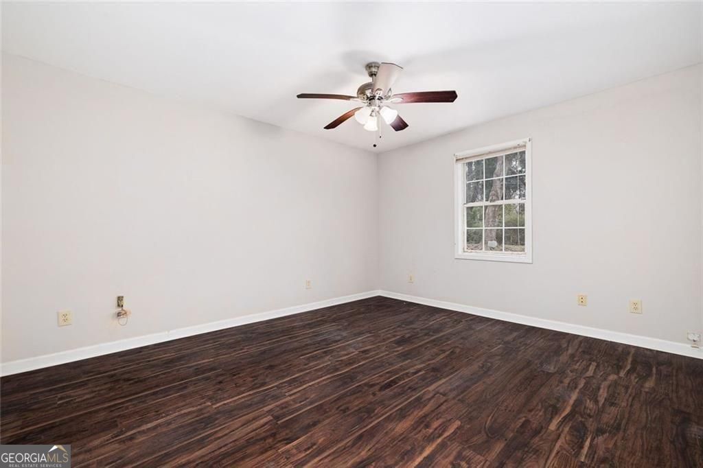 1055 Autumn Crest Court Property Photo 9