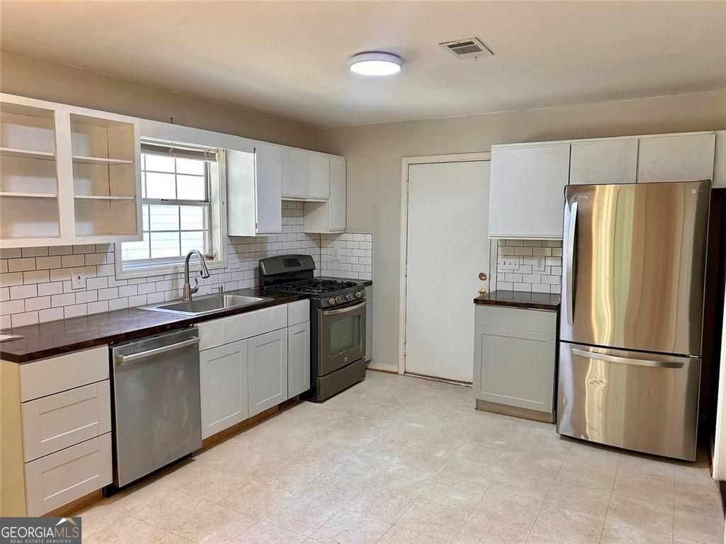 1055 Autumn Crest Court Property Photo 15