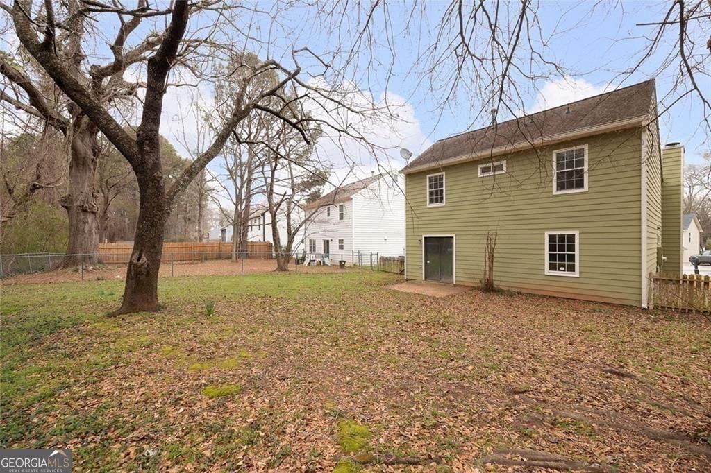 1055 Autumn Crest Court Property Photo 18
