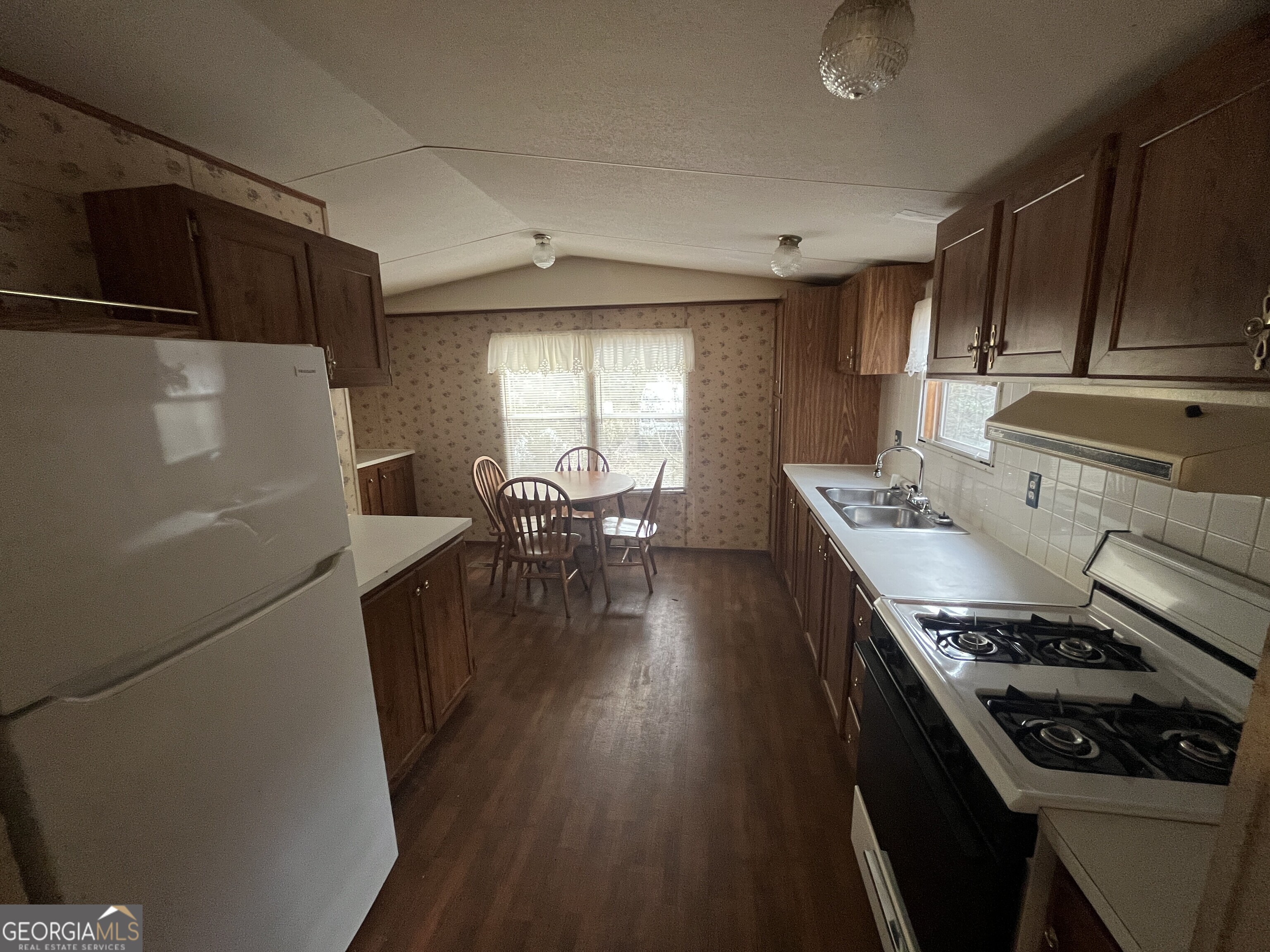24 Lost Bridge Road Property Photo 8