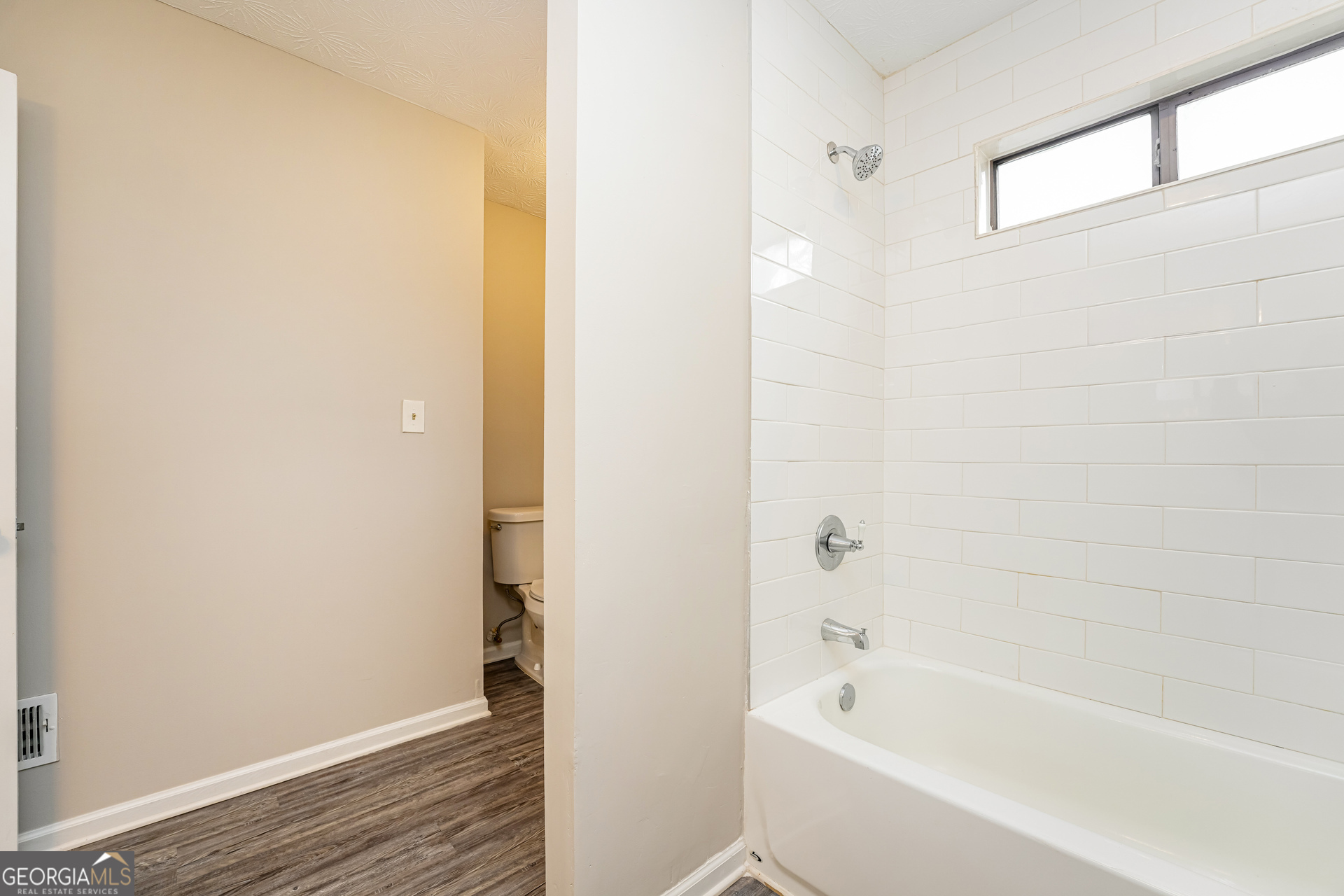 232 Farmbrook Parkway Property Photo 12