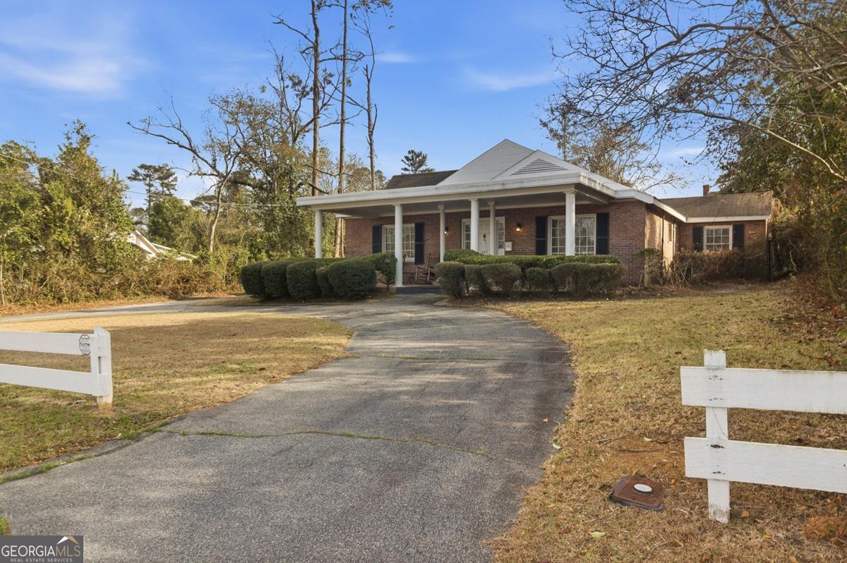 607 Mack Drive Property Photo 4