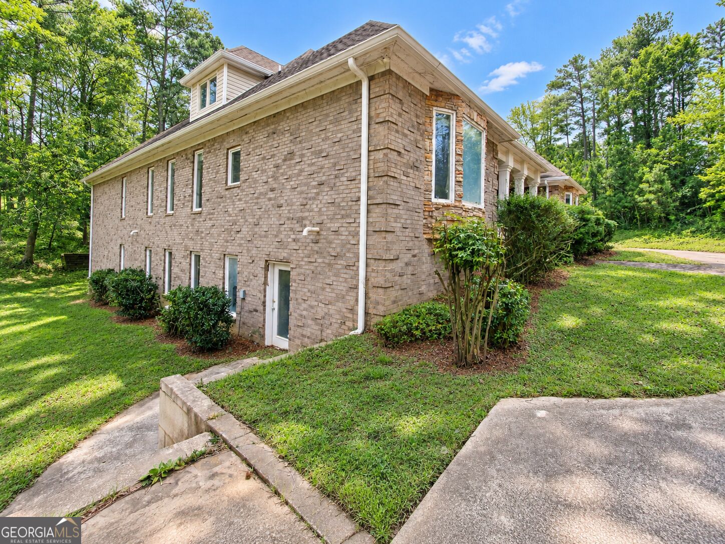 10060 Buice Road Property Photo 2