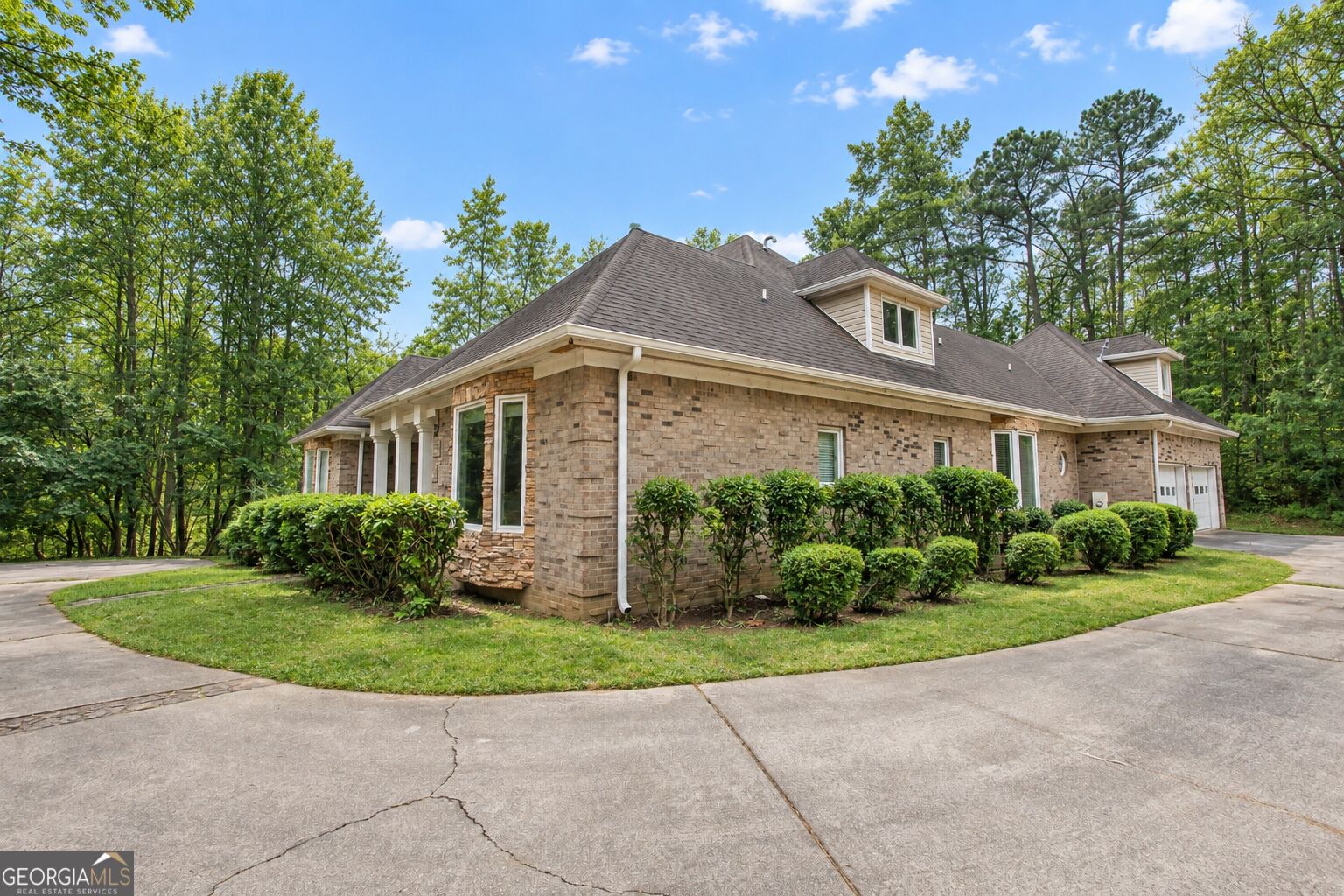 10060 Buice Road Property Photo 3