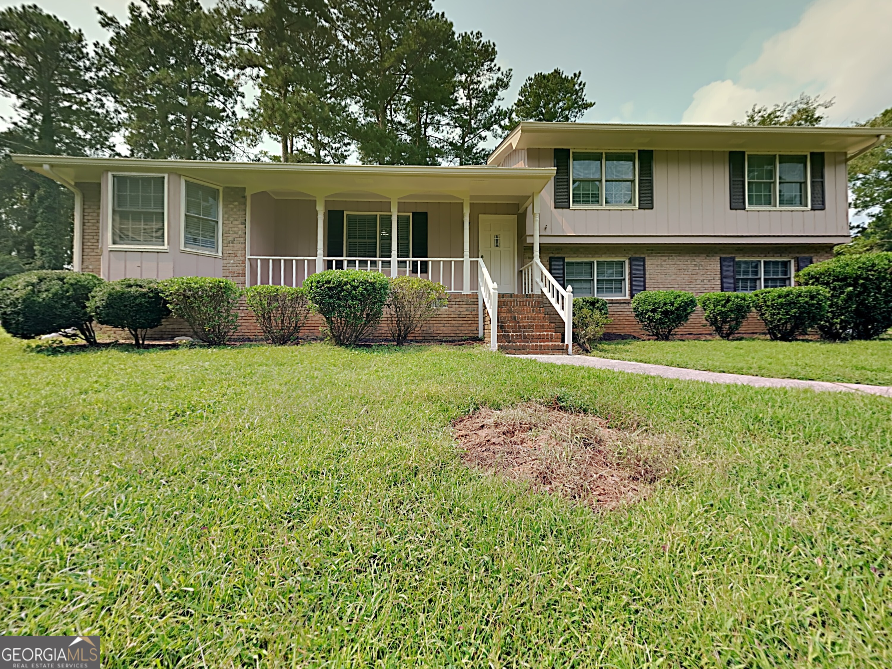 551 Village Green Court Sw Property Photo 1