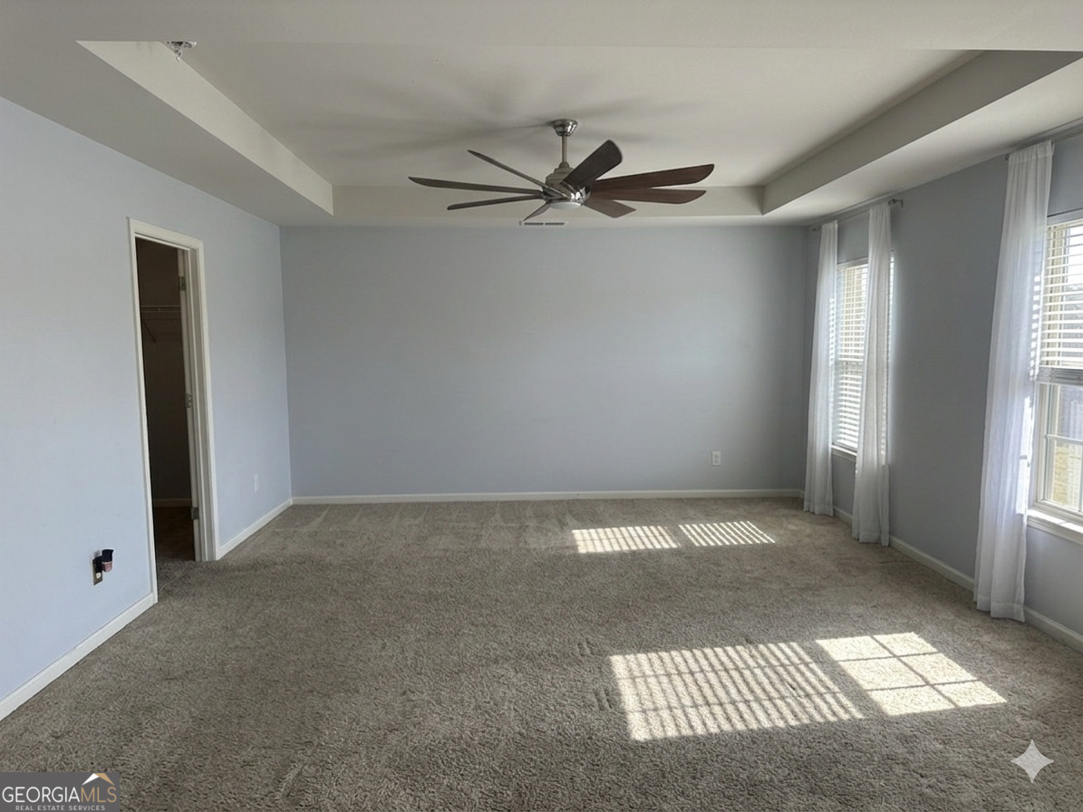 637 Emporia Loop Property Photo 8