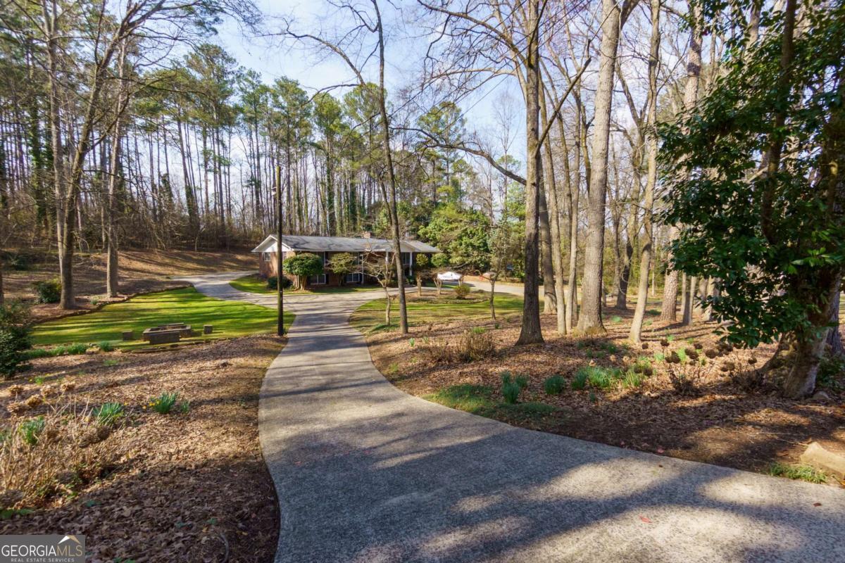 5075 Deen Road Property Photo 3