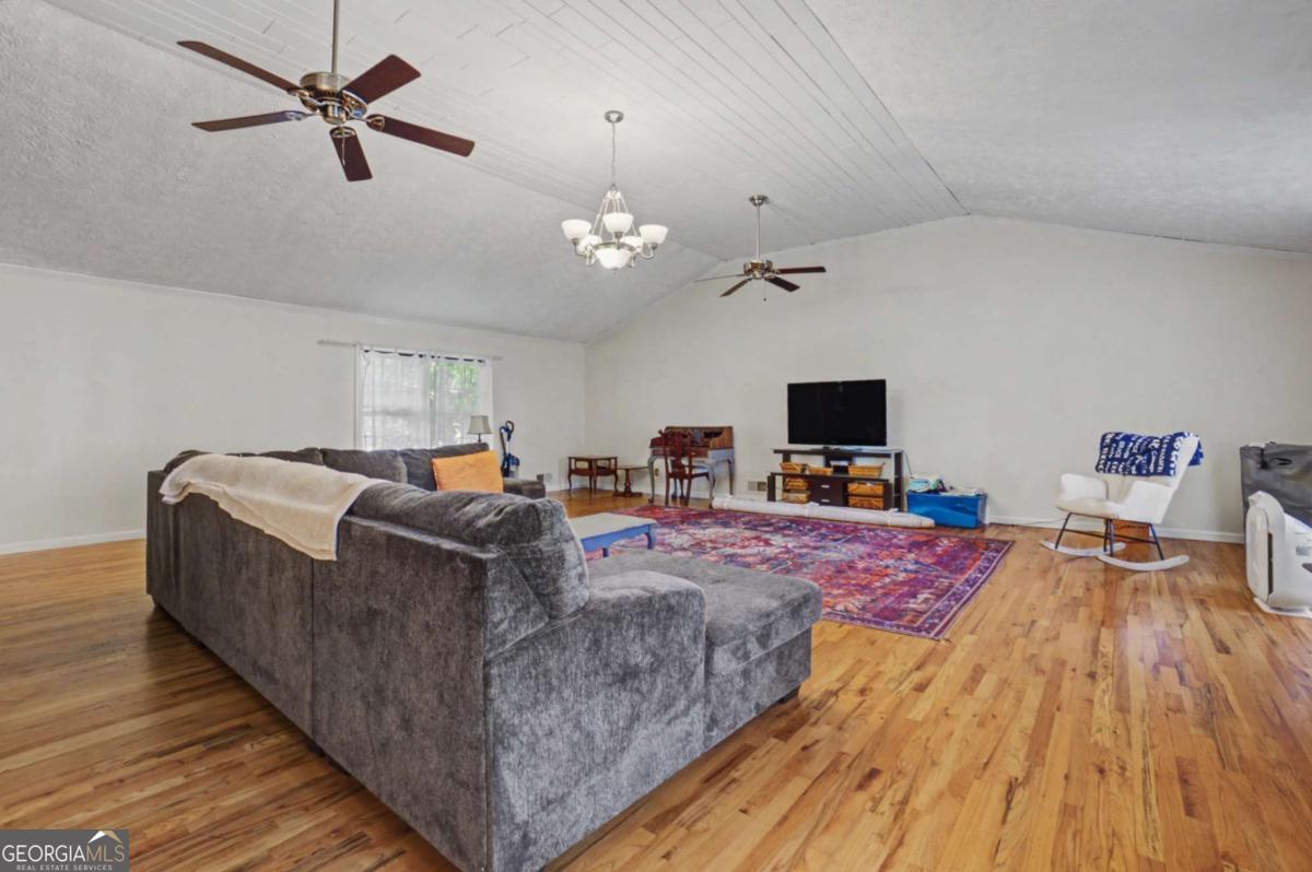 5075 Deen Road Property Photo 11