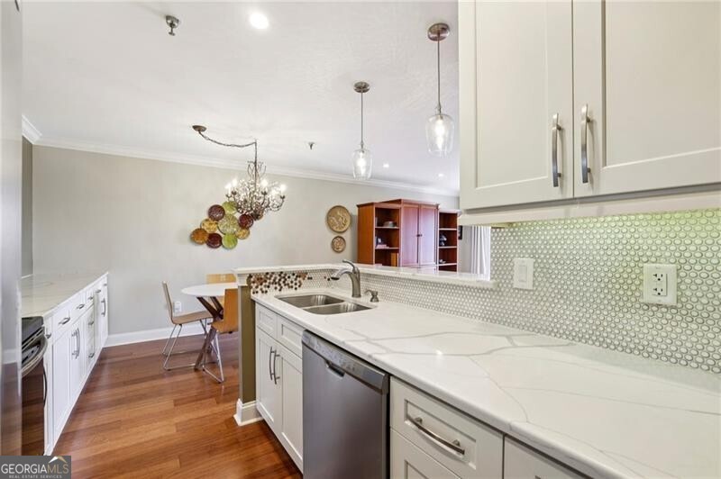 300 Johnson Ferry Road Ne # B804 Property Photo 1