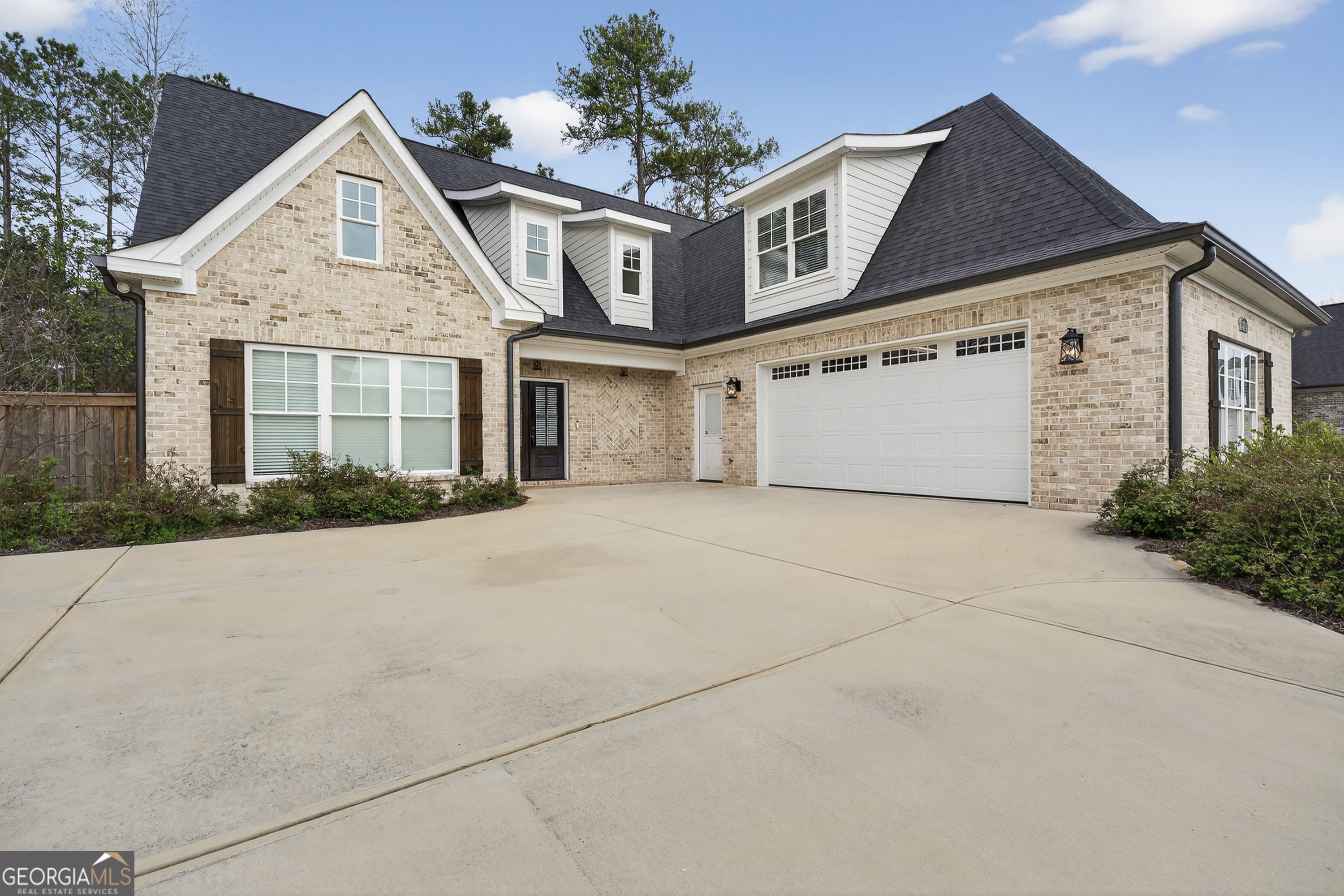 205 Camden Trace Property Photo 1