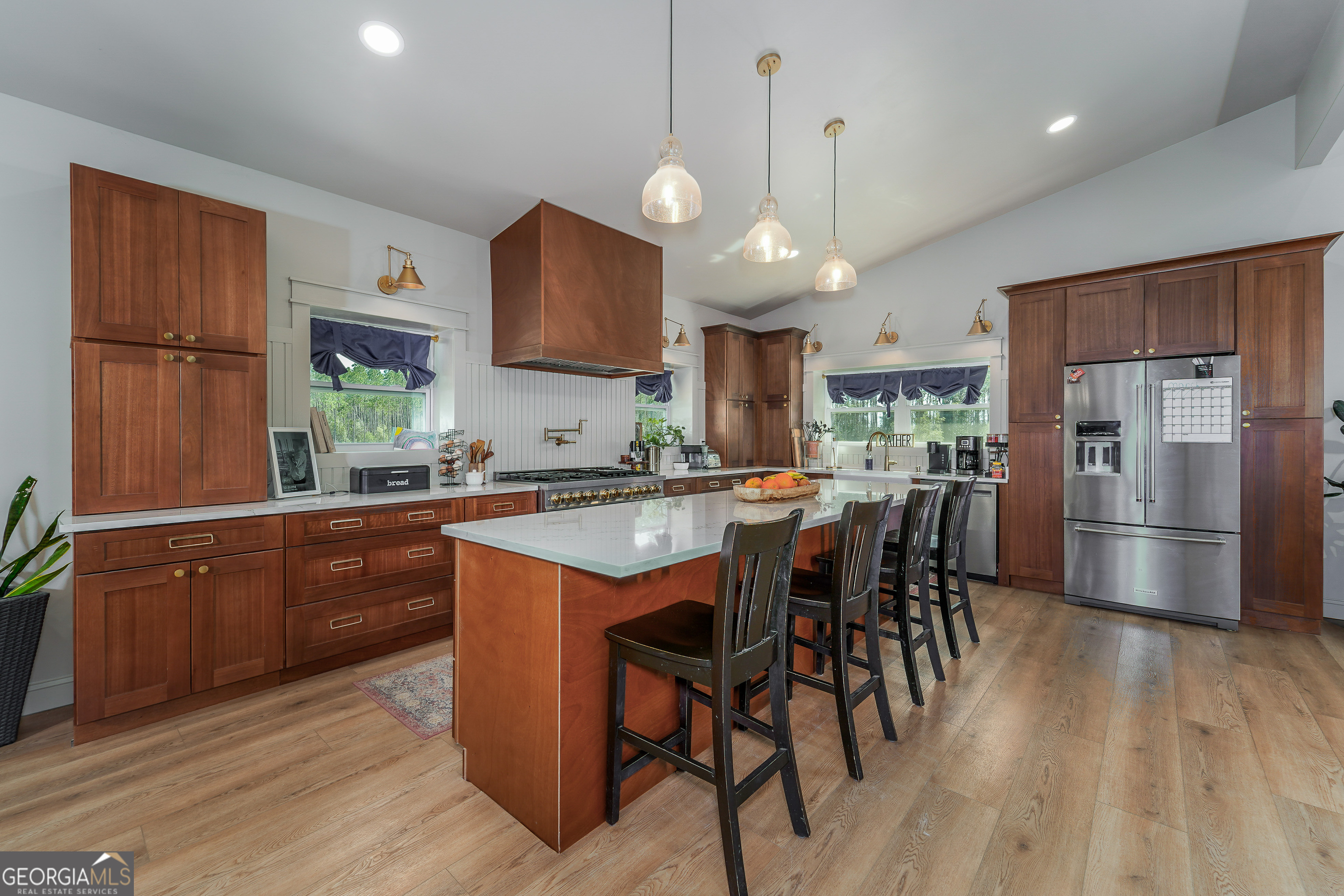 2110 Post Road Property Photo 8