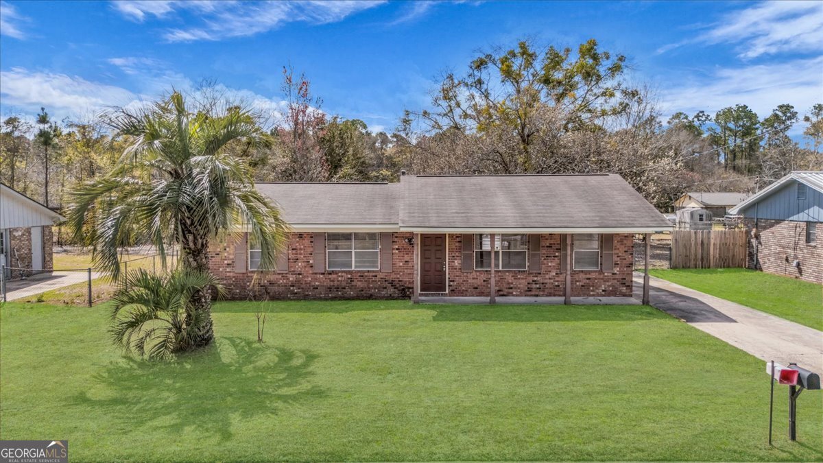121 Deerwood Court