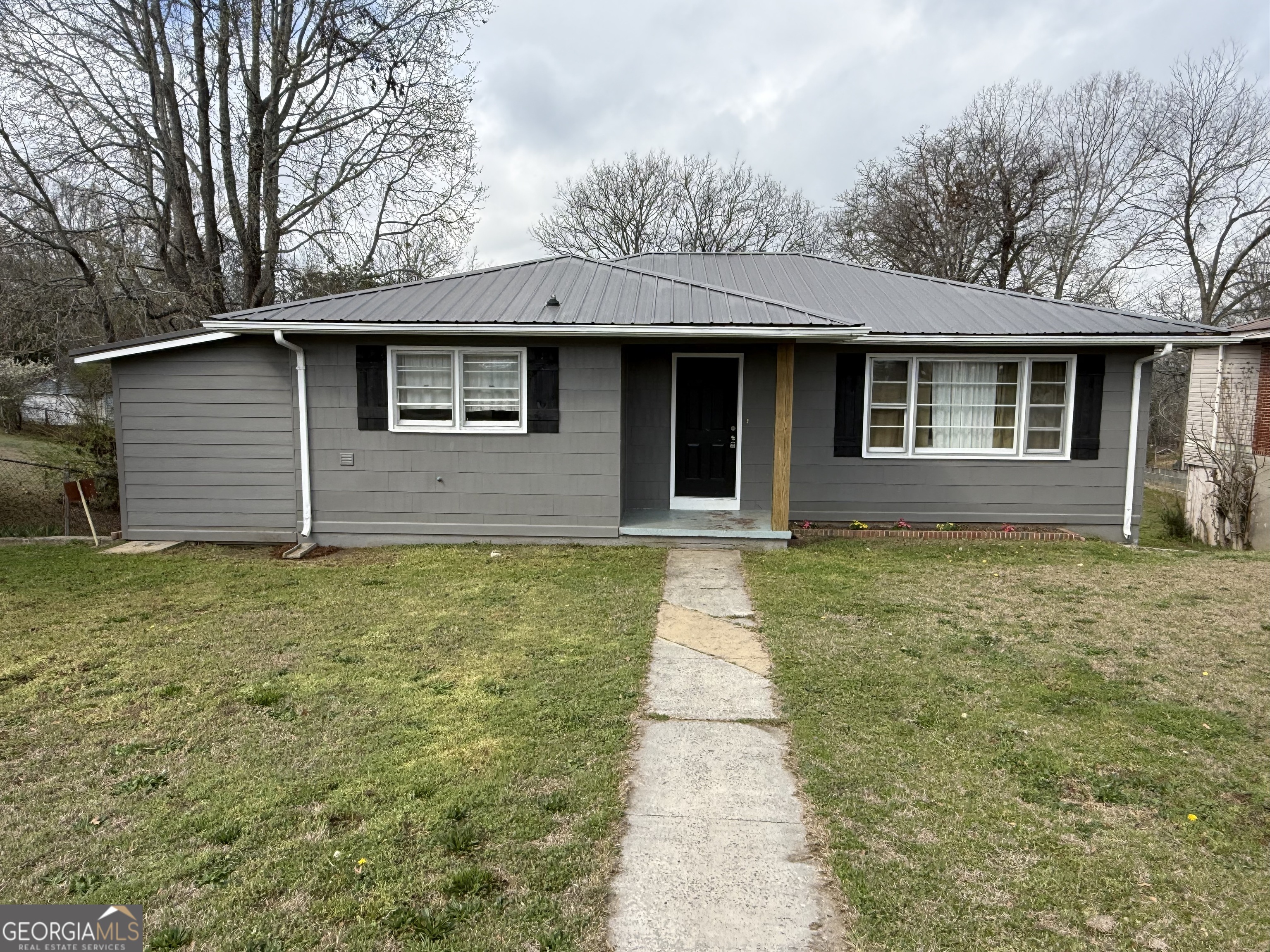 2522 Moore