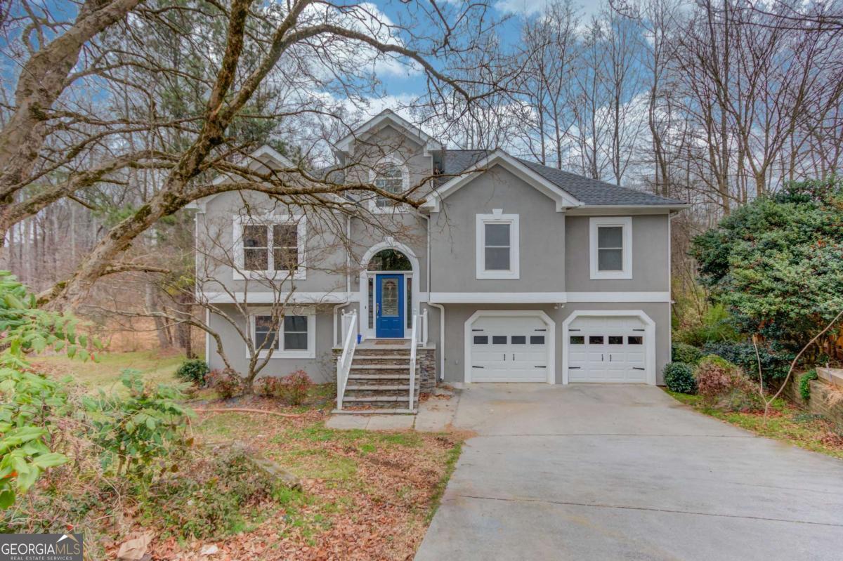 885 Long Branch Circle Property Photo 2