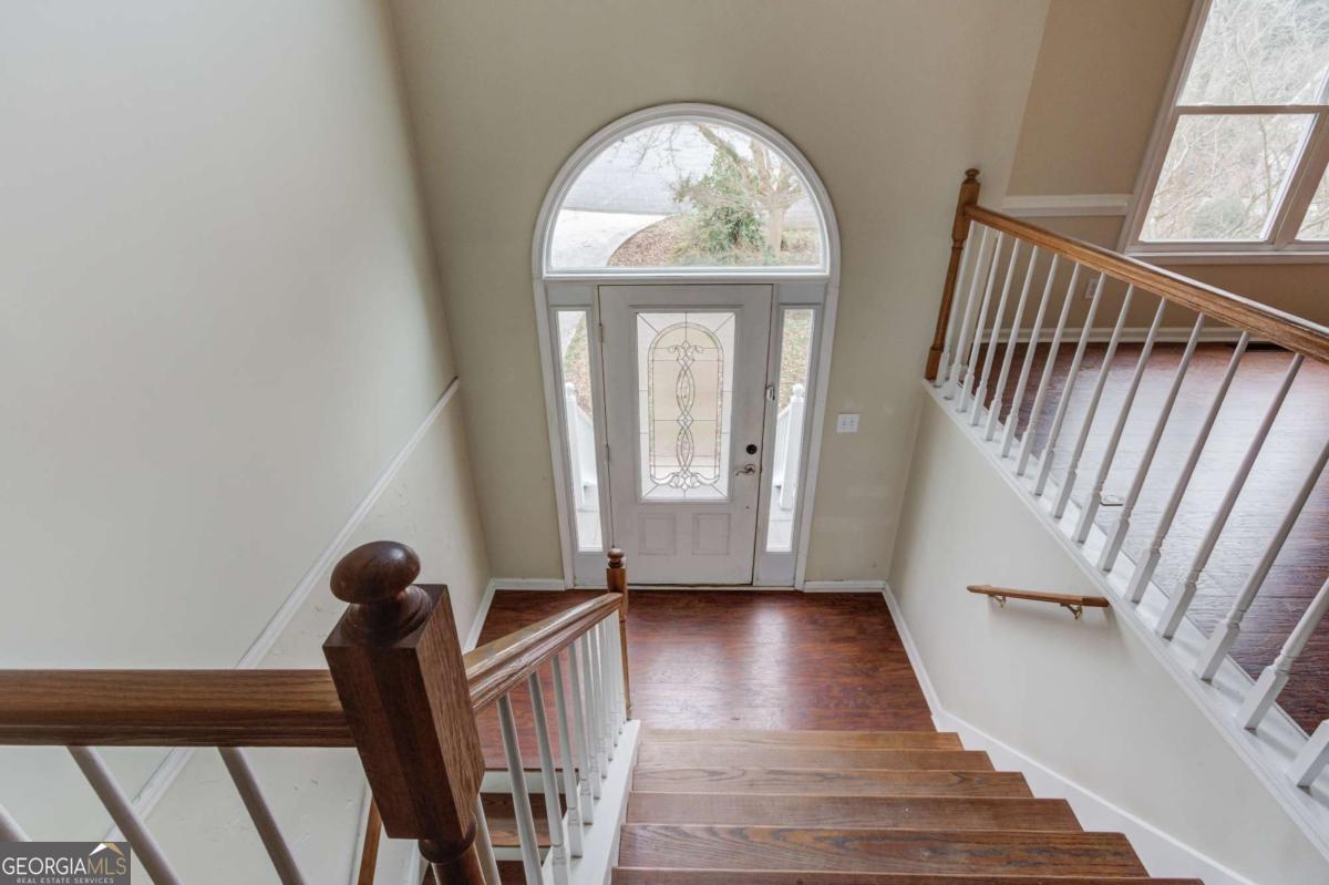 885 Long Branch Circle Property Photo 6