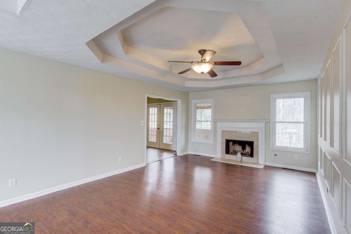 885 Long Branch Circle Property Photo 9