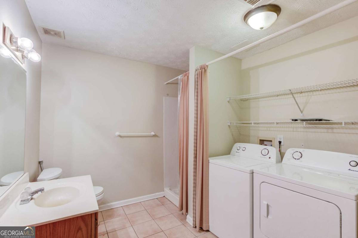 885 Long Branch Circle Property Photo 33