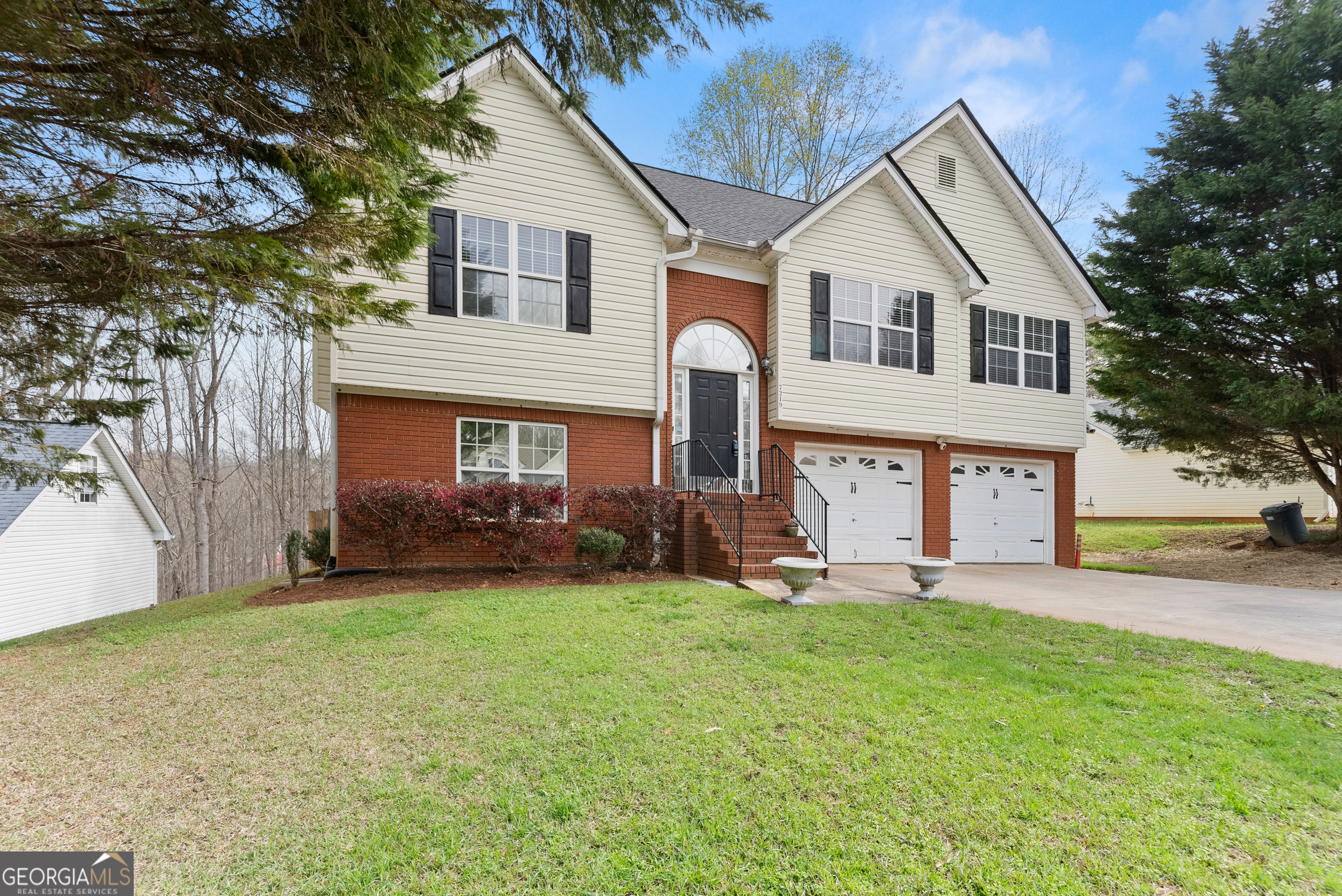 7219 Plum Creek Drive Property Photo 2