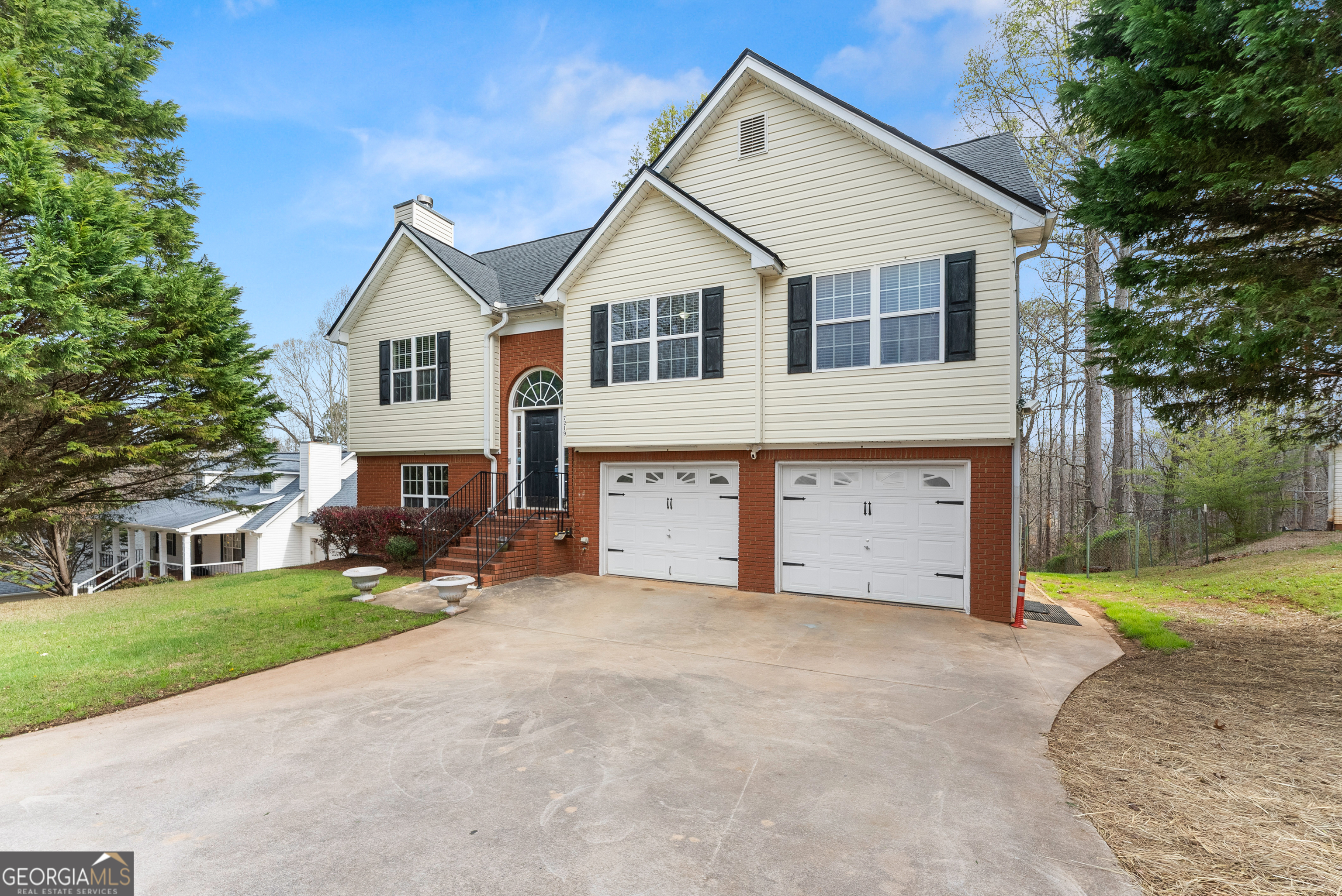 7219 Plum Creek Drive Property Photo 6