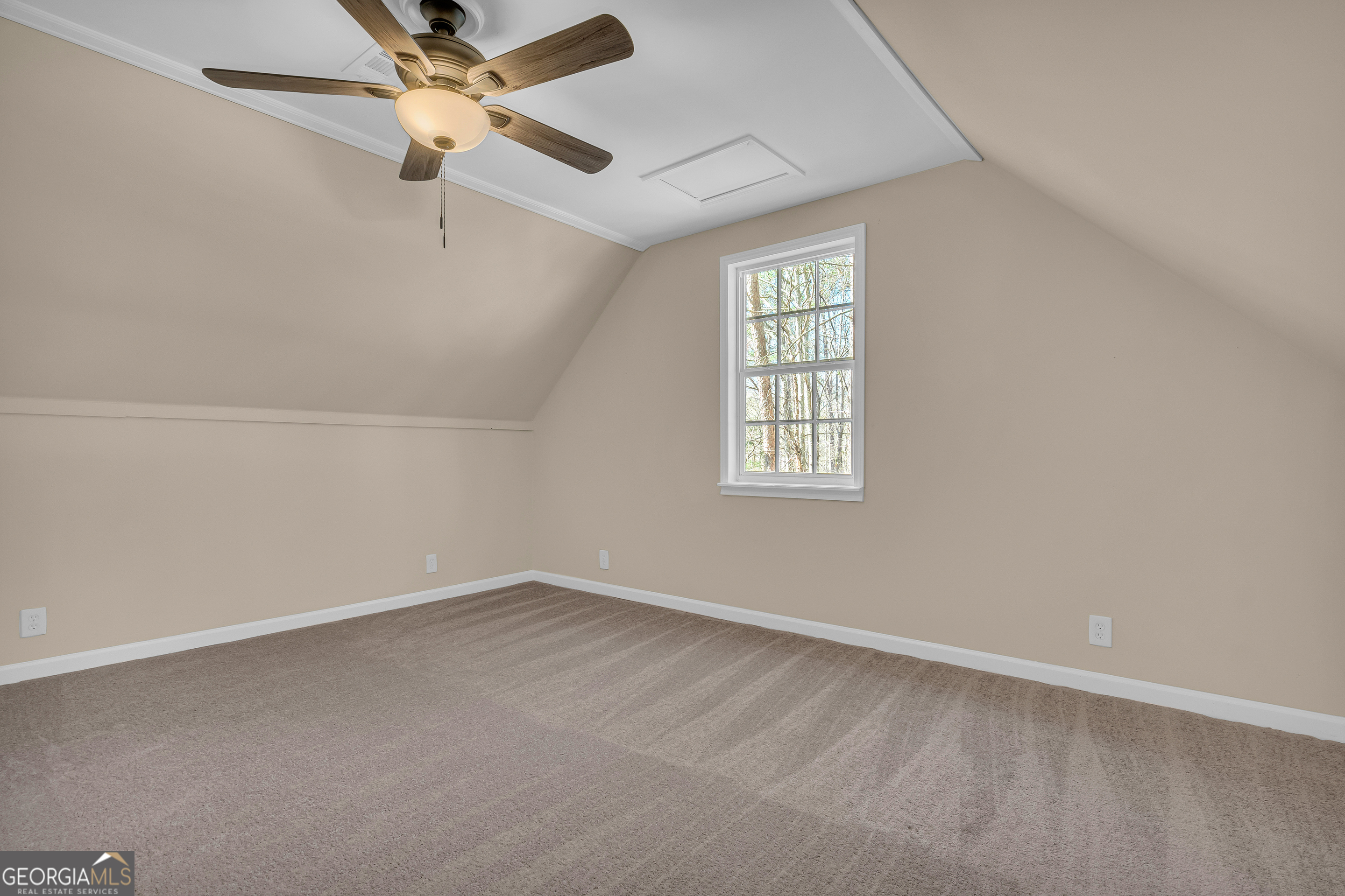 694 Lovers Lane Property Photo 11