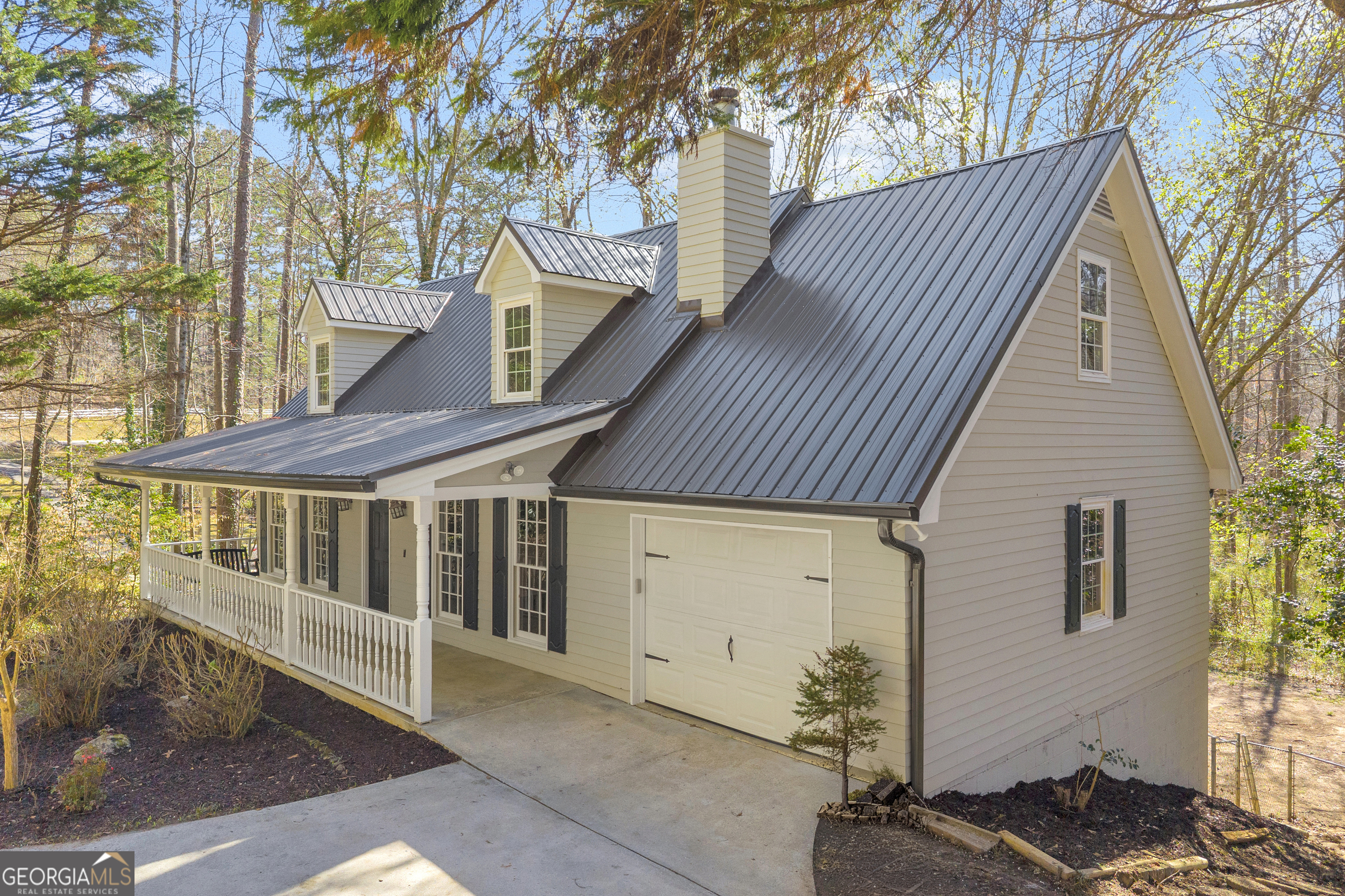 694 Lovers Lane Property Photo 17