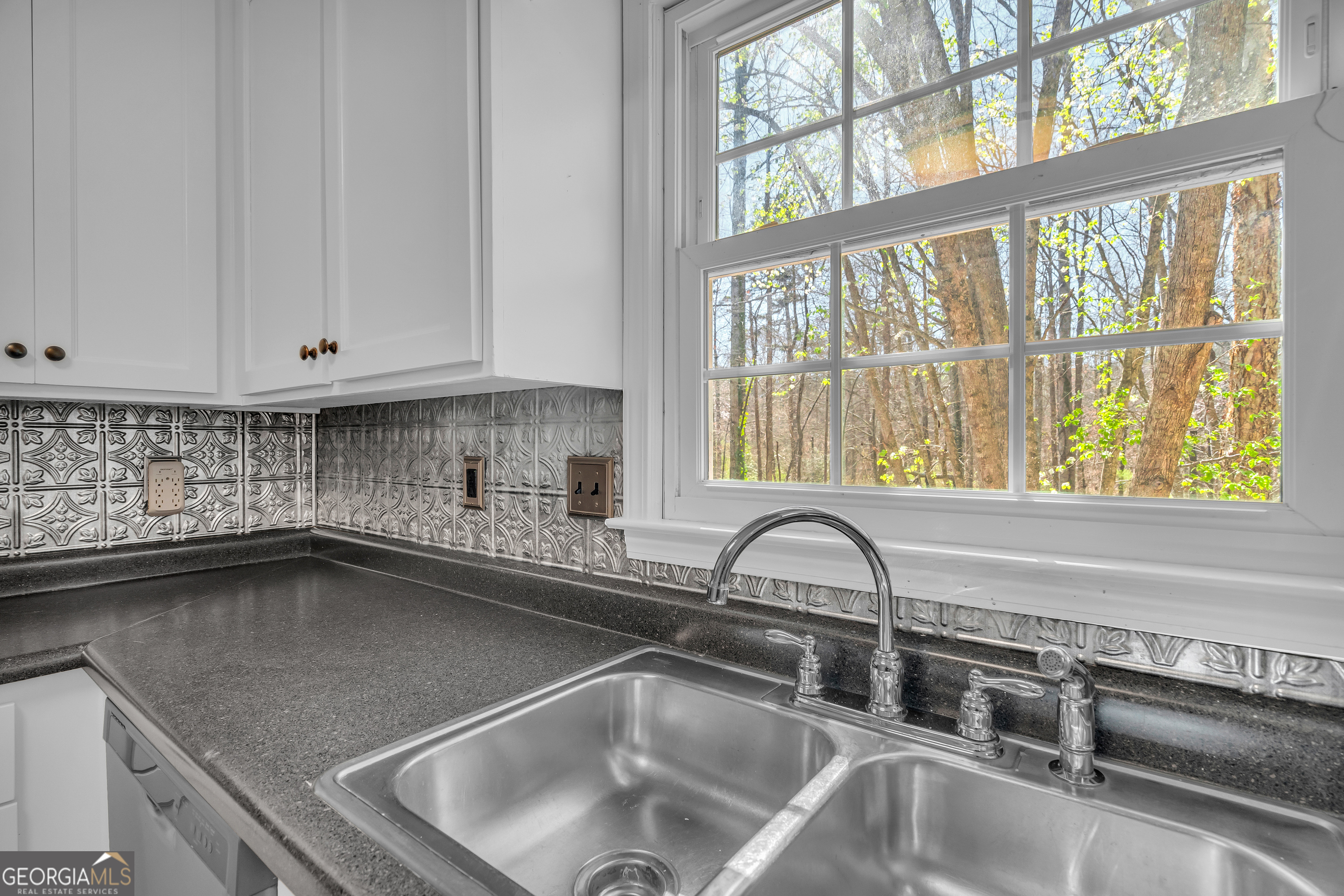694 Lovers Lane Property Photo 29