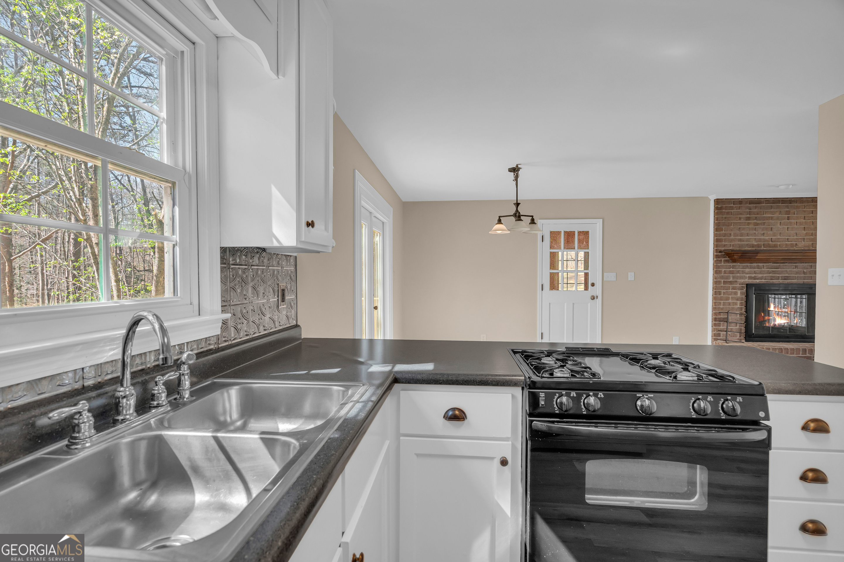 694 Lovers Lane Property Photo 30