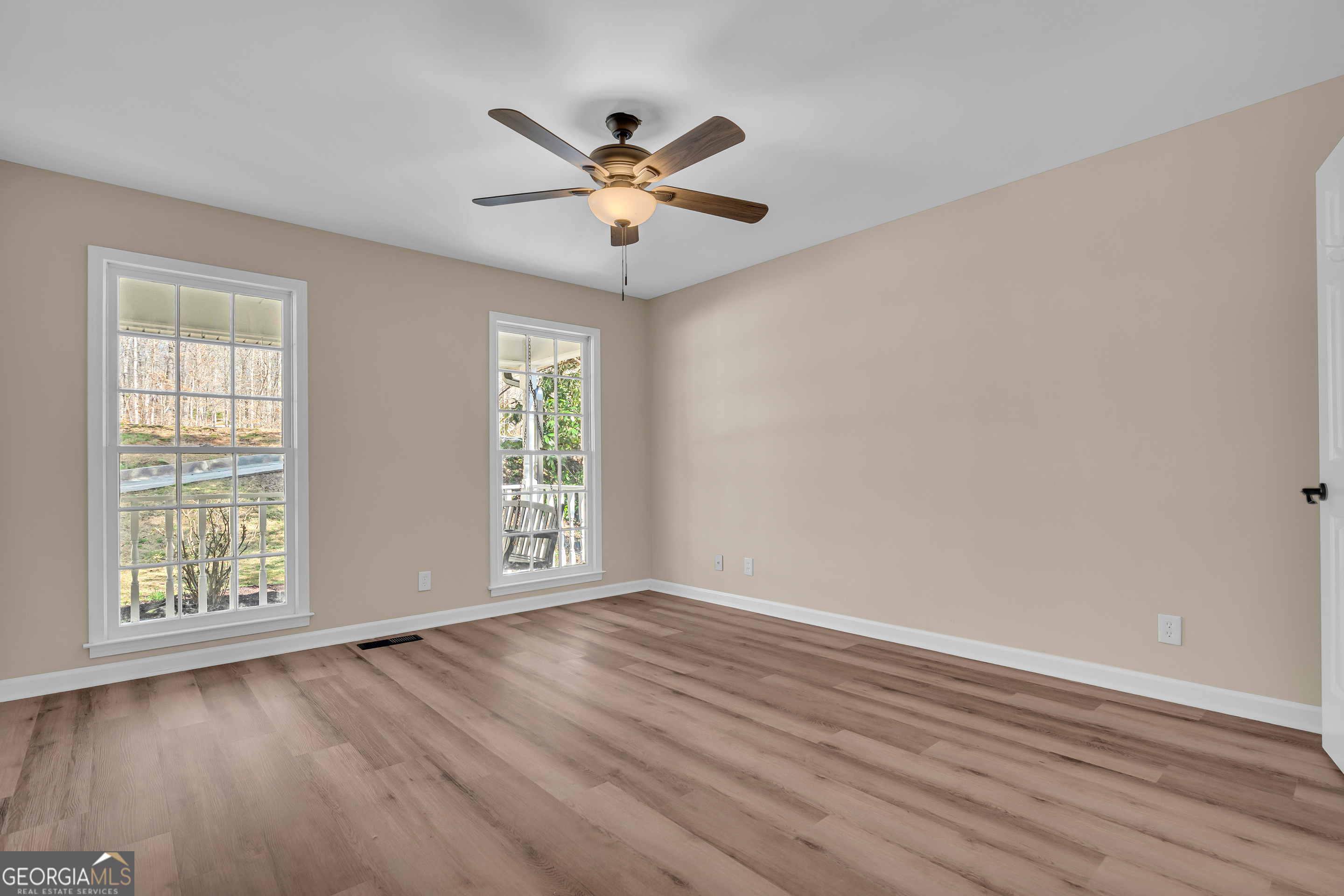 694 Lovers Lane Property Photo 33