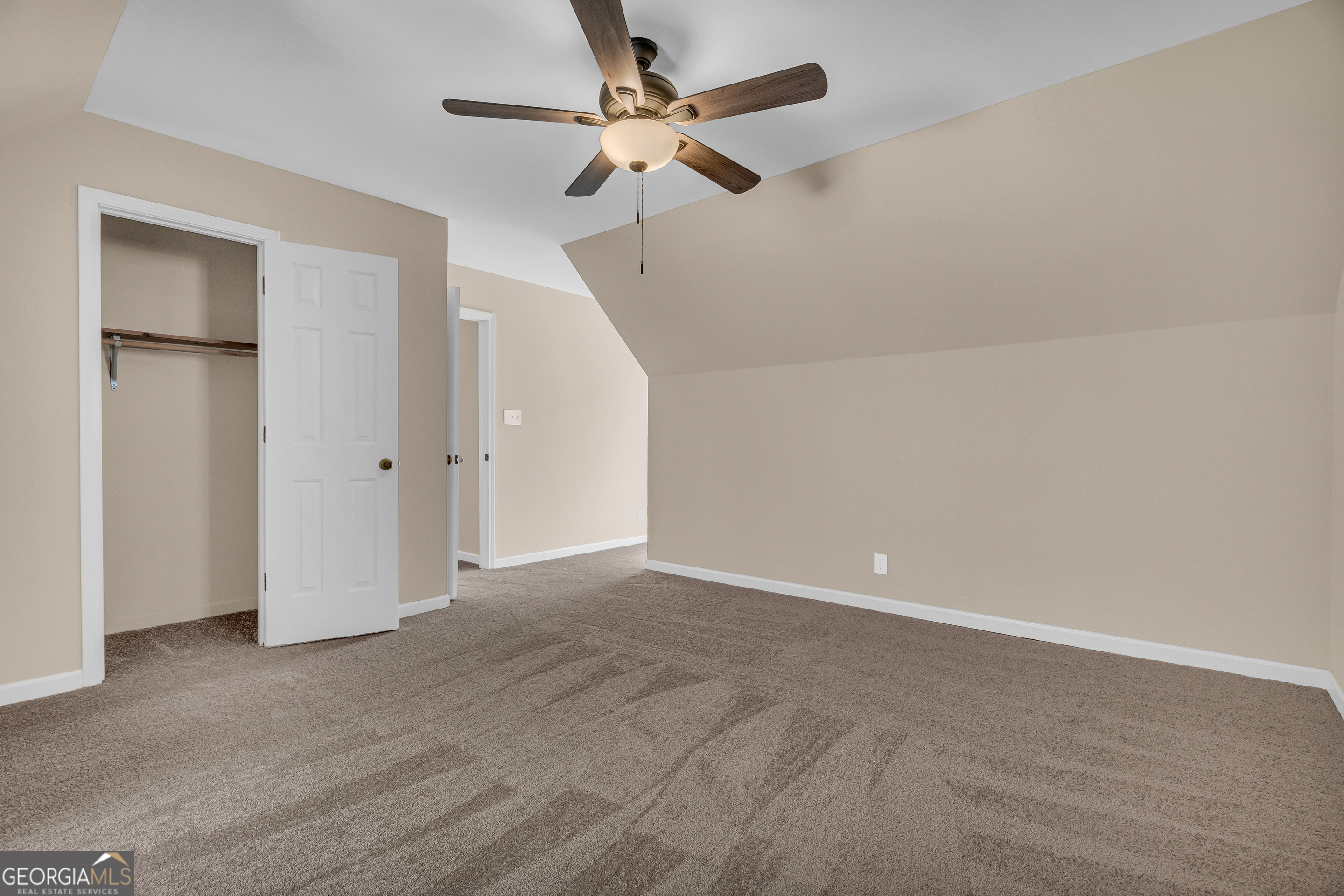 694 Lovers Lane Property Photo 41