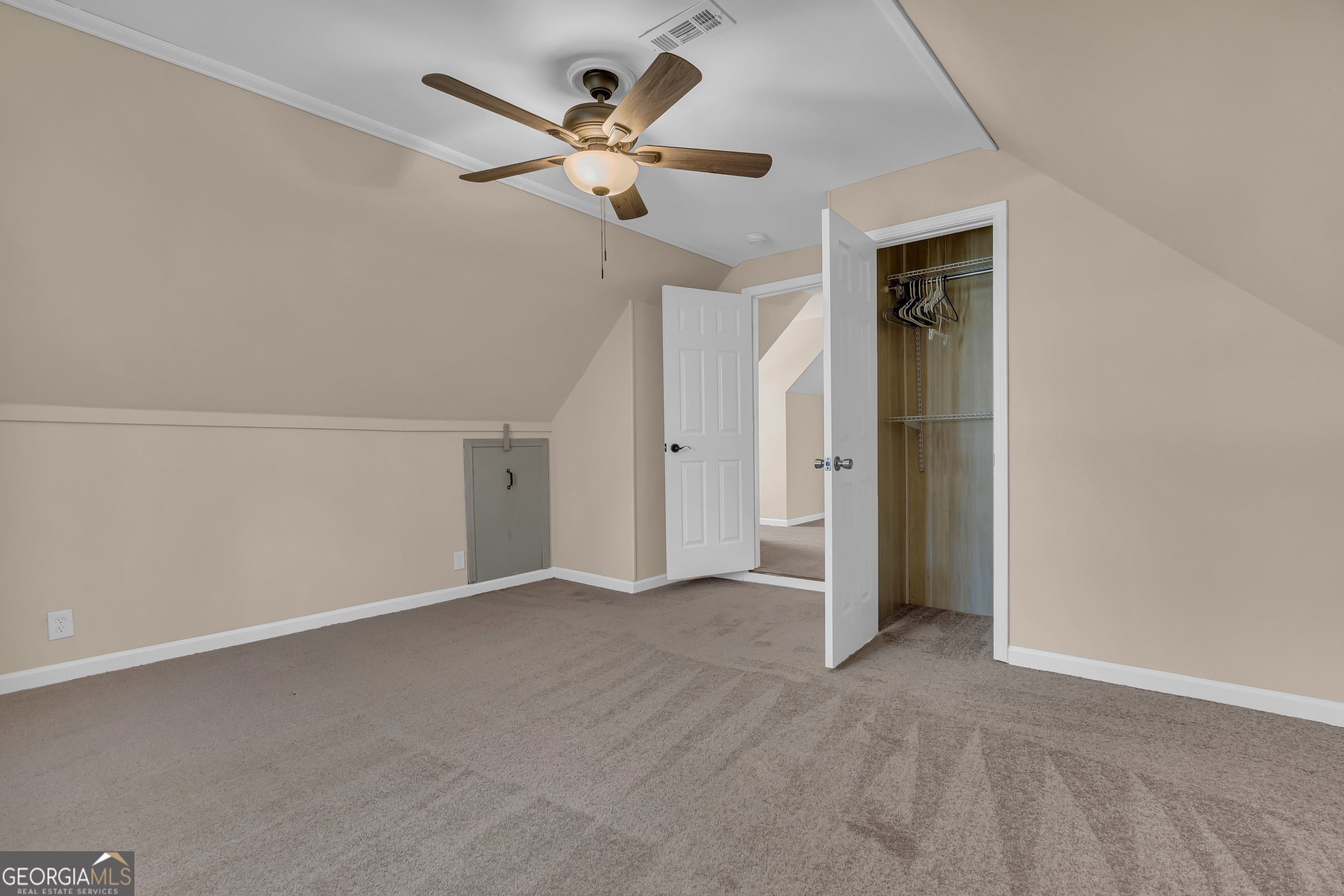 694 Lovers Lane Property Photo 42