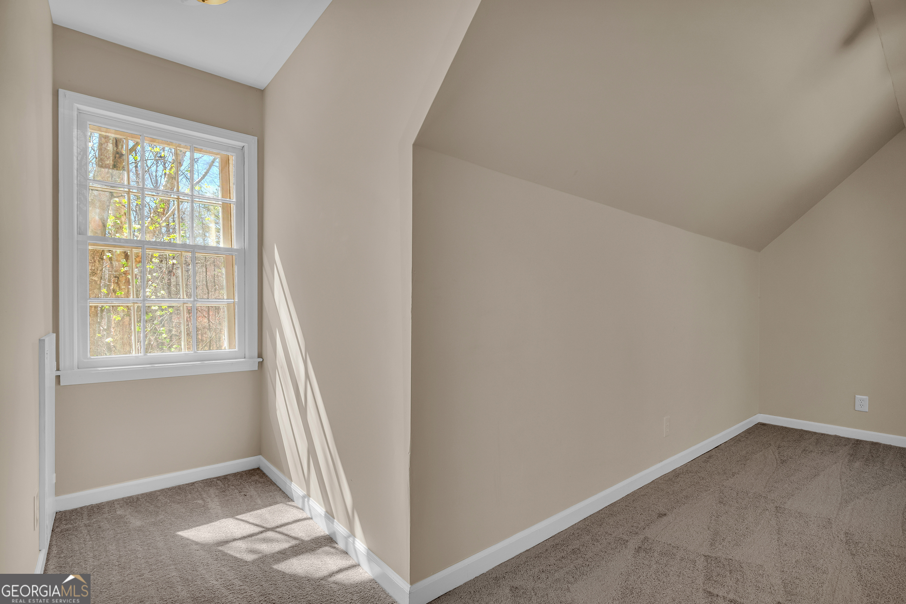694 Lovers Lane Property Photo 43