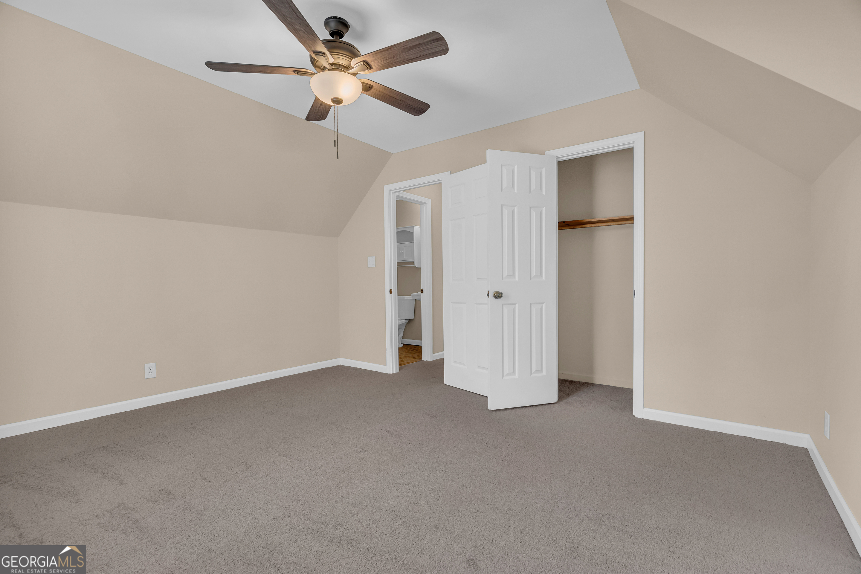 694 Lovers Lane Property Photo 45