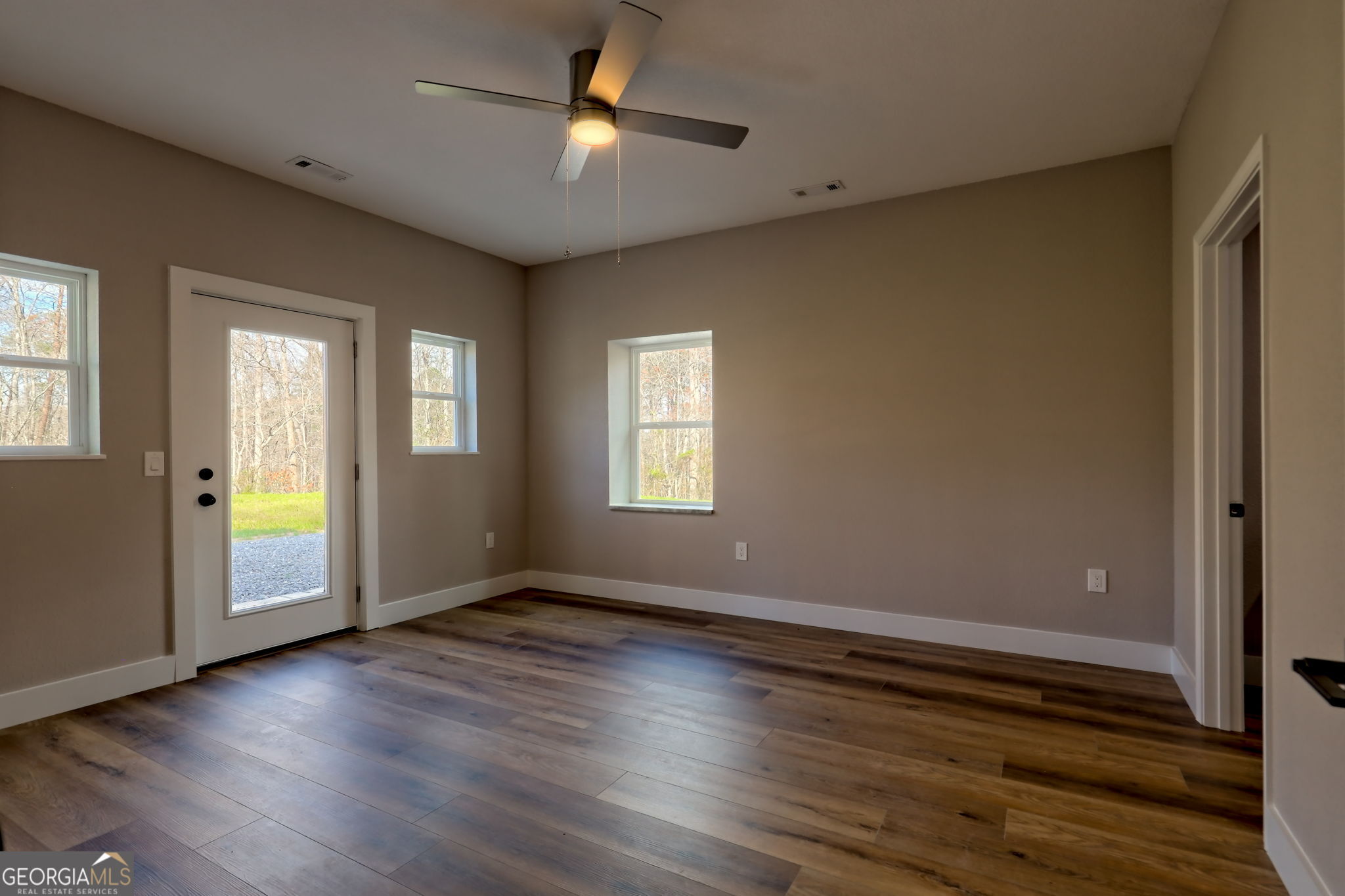 472 Hogsed Drive Property Photo 3