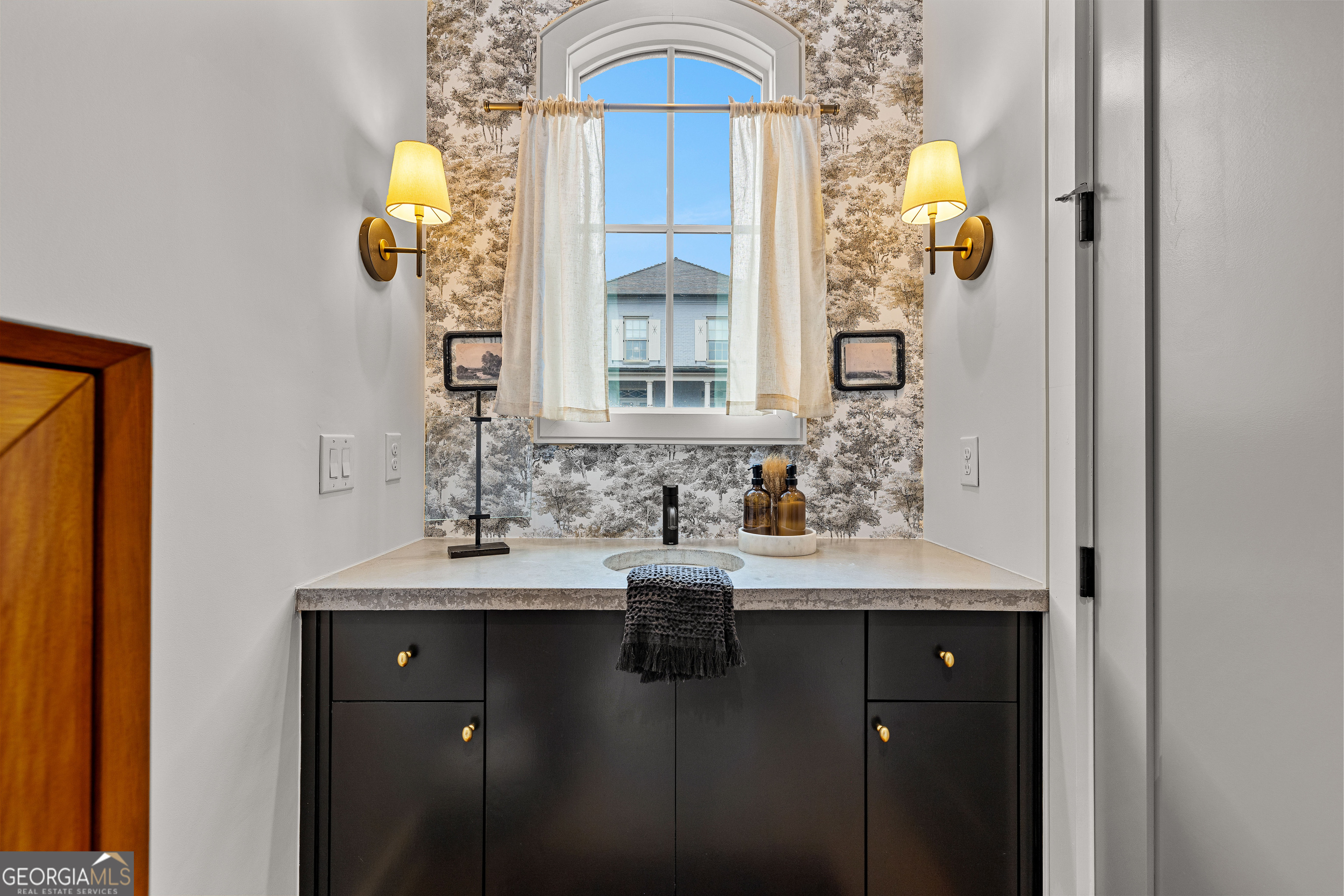 145 3rd Street Property Photo 18