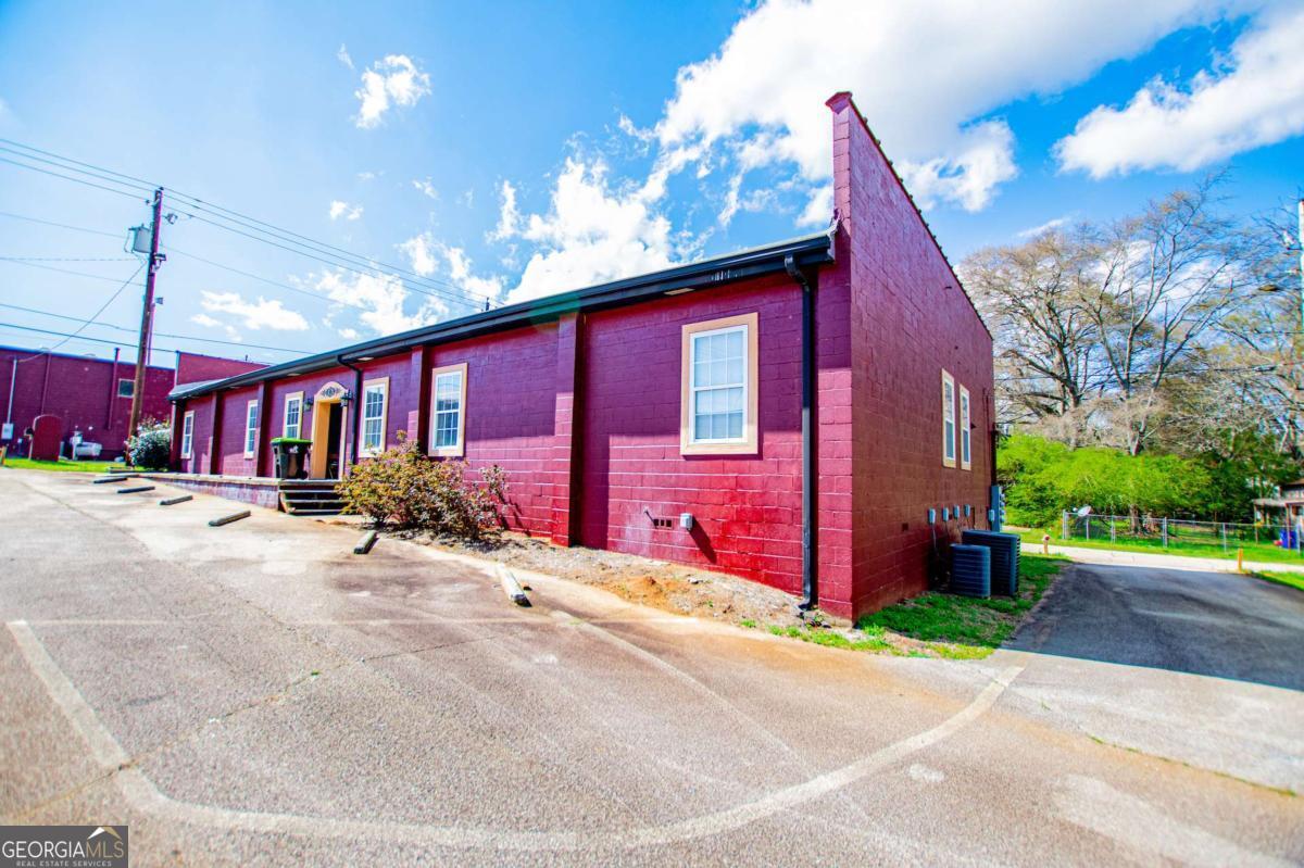 105 E Church Street Property Photo 1