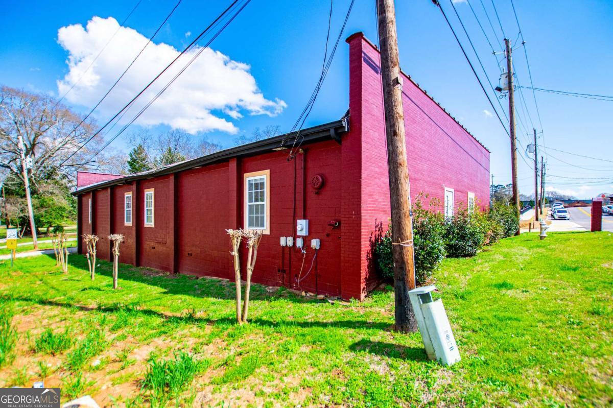 105 E Church Street Property Photo 6