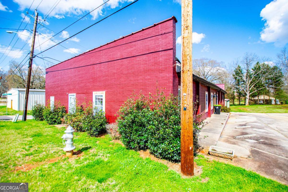 105 E Church Street Property Photo 8