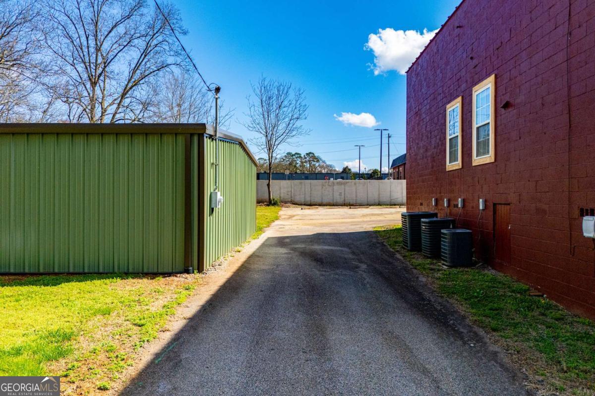 105 E Church Street Property Photo 11