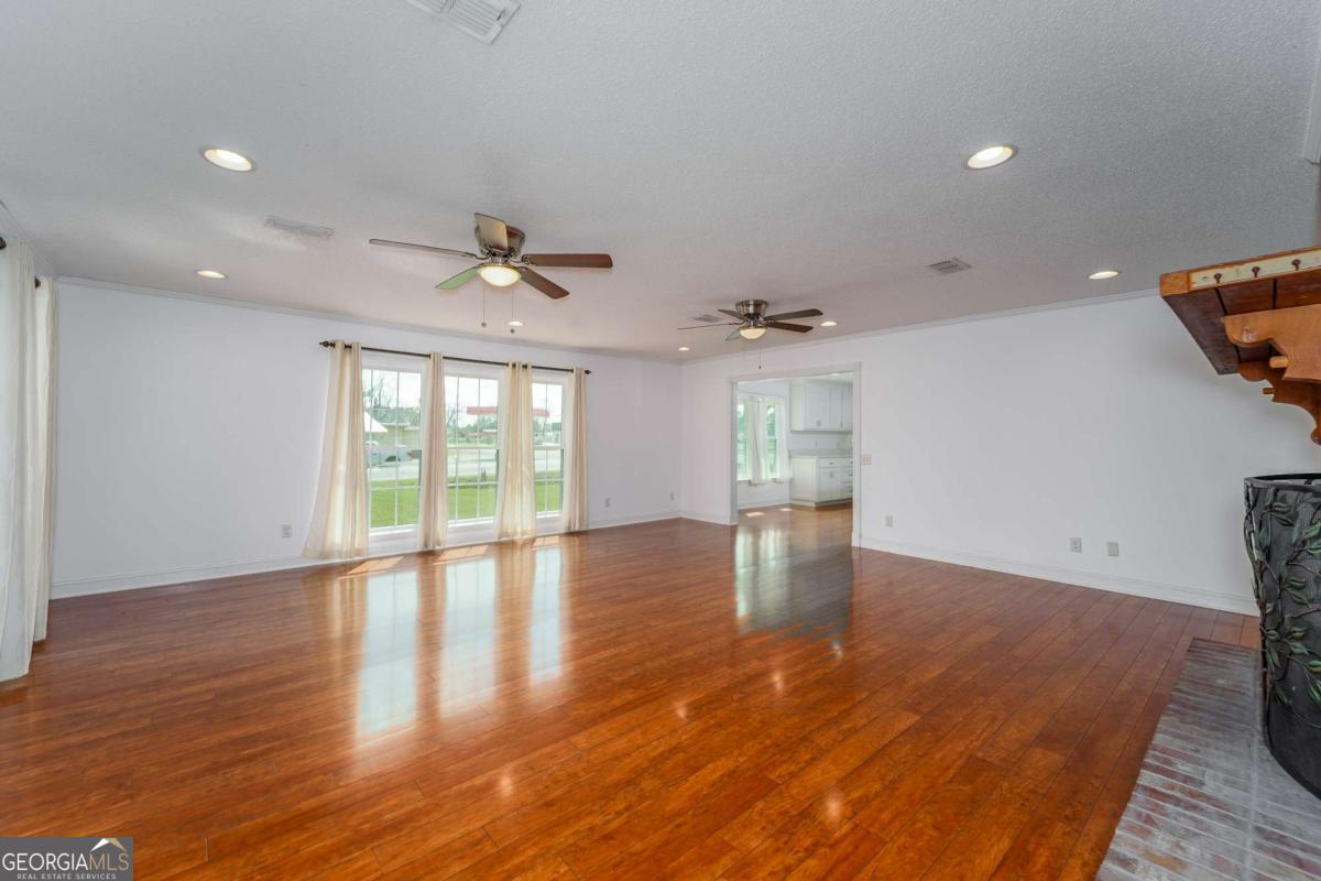 701 Van Streat Property Photo 25