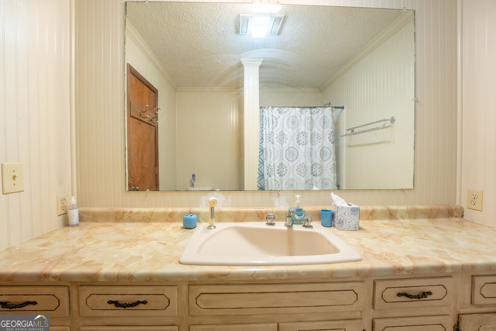 375 Western Way Property Photo 9