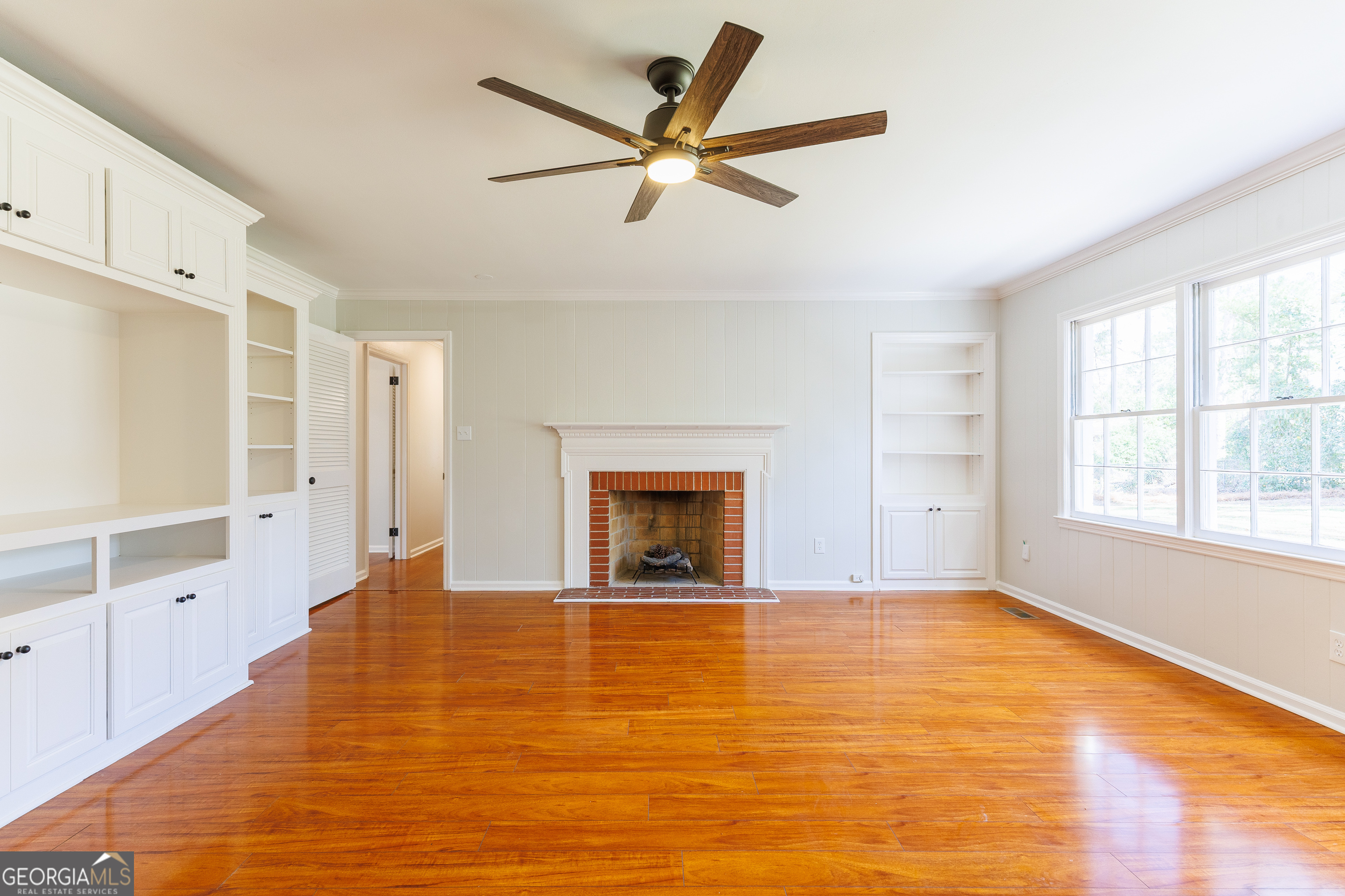 2307 Riverhill Drive Property Photo 9