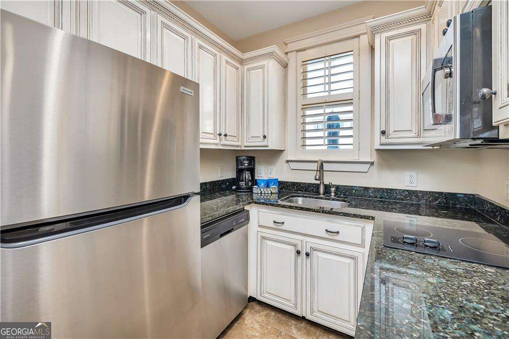 1015 Beachview Drive # 103 Property Photo 4