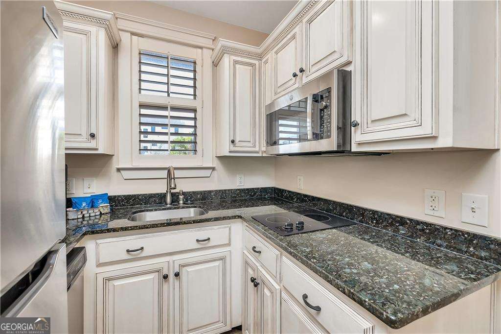 1015 Beachview Drive # 103 Property Photo 5
