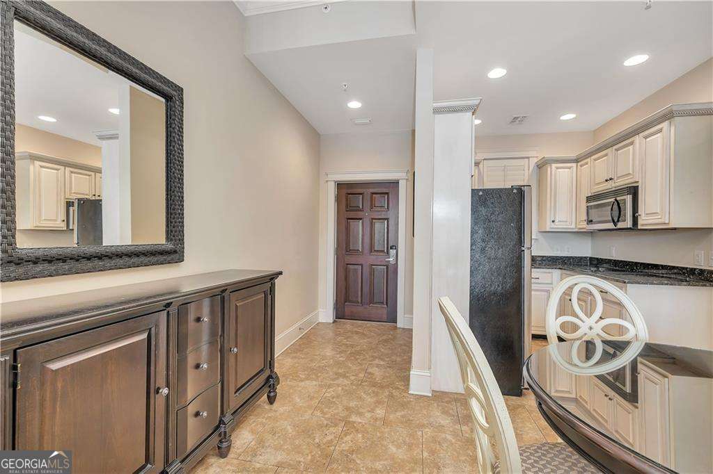 1015 Beachview Drive # 205 Property Photo 3
