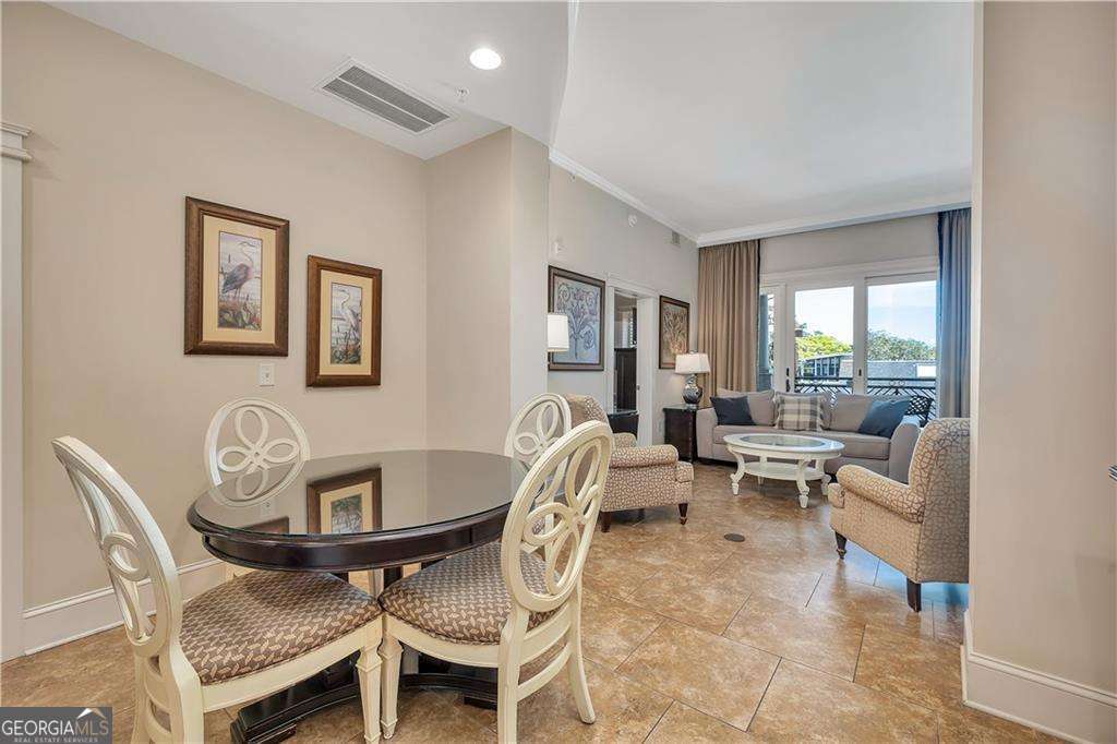 1015 Beachview Drive # 205 Property Photo 4