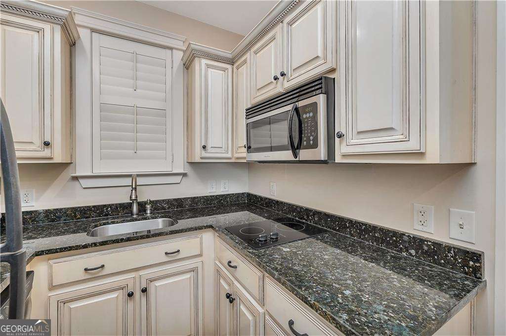 1015 Beachview Drive # 205 Property Photo 5