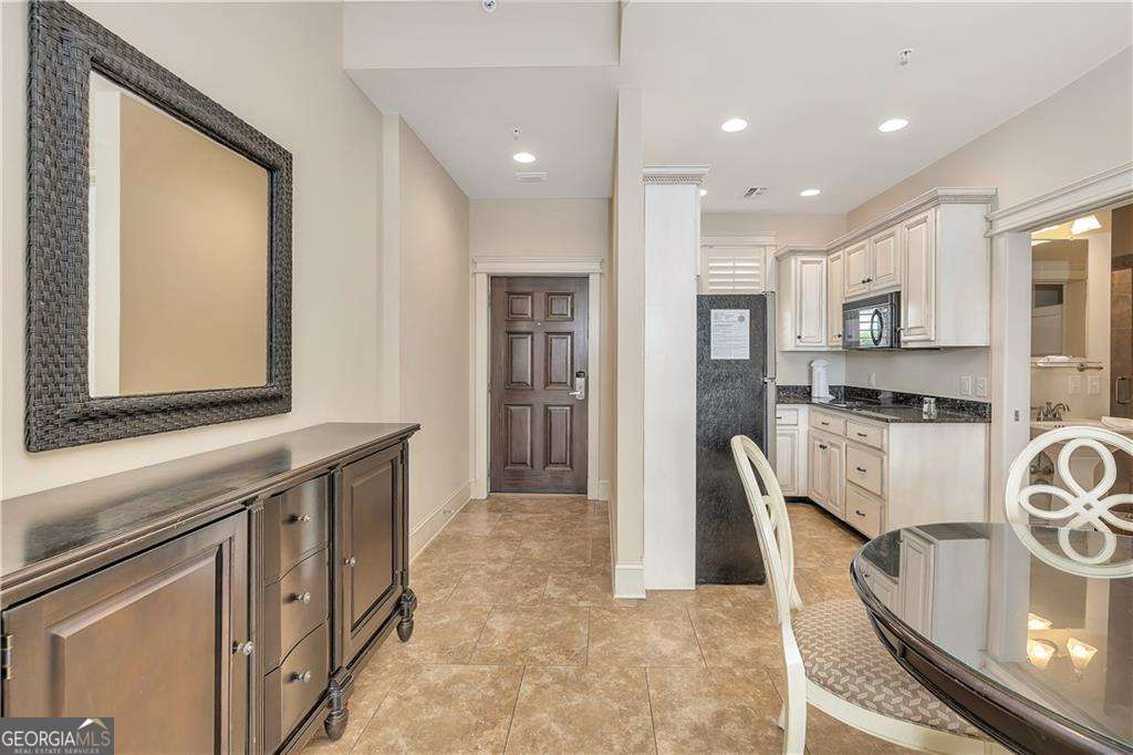 1015 Beachview Drive # 306 Property Photo 2
