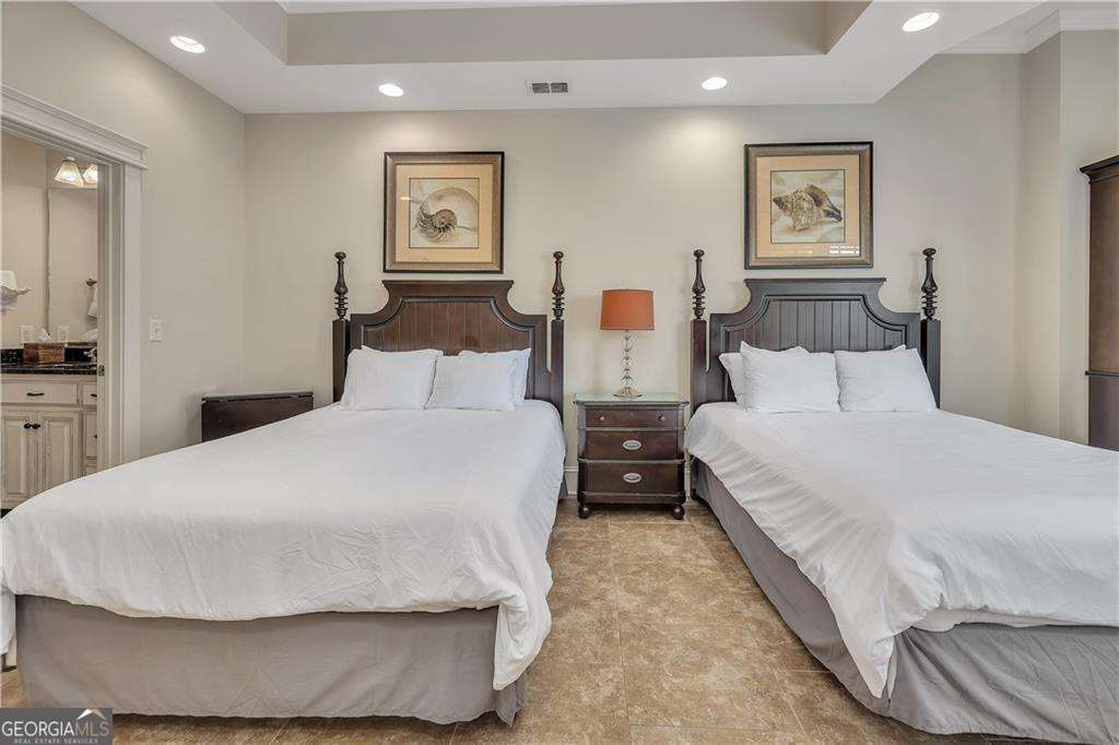 1015 Beachview Drive # 306 Property Photo 8