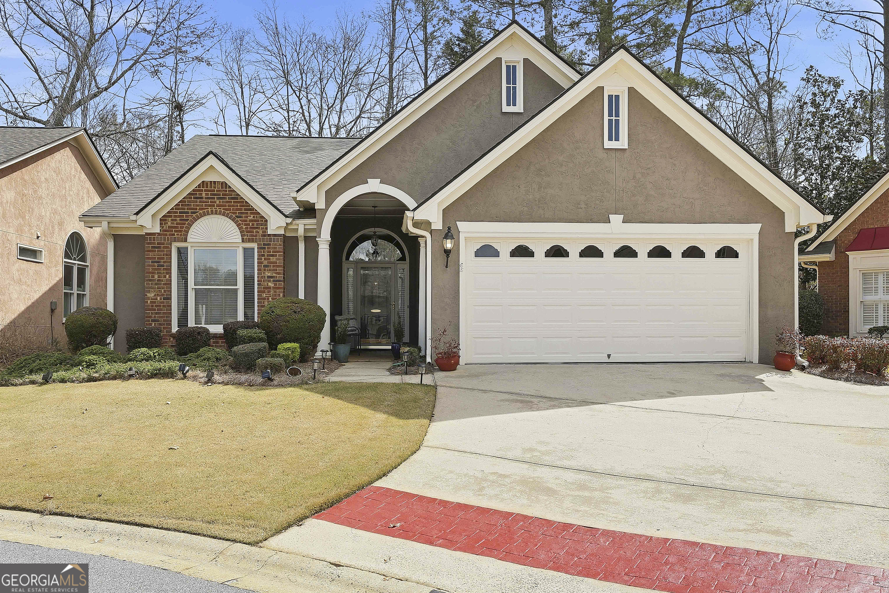 207 Masters Drive S Property Photo 1